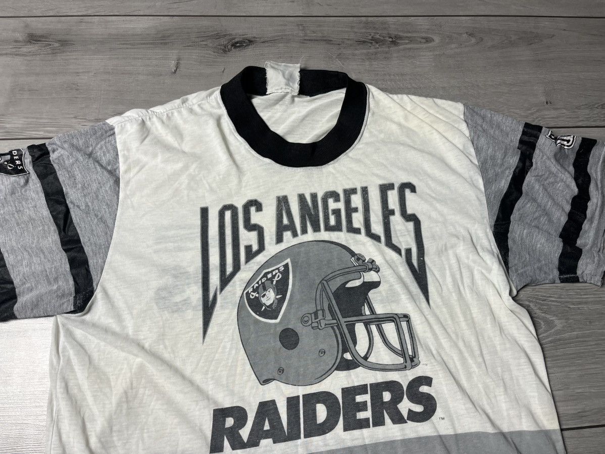 NFL Vintage NFL Los Angeles Raiders tshirt 80s size Large Size US L / EU 52-54 / 3 - 3 Thumbnail