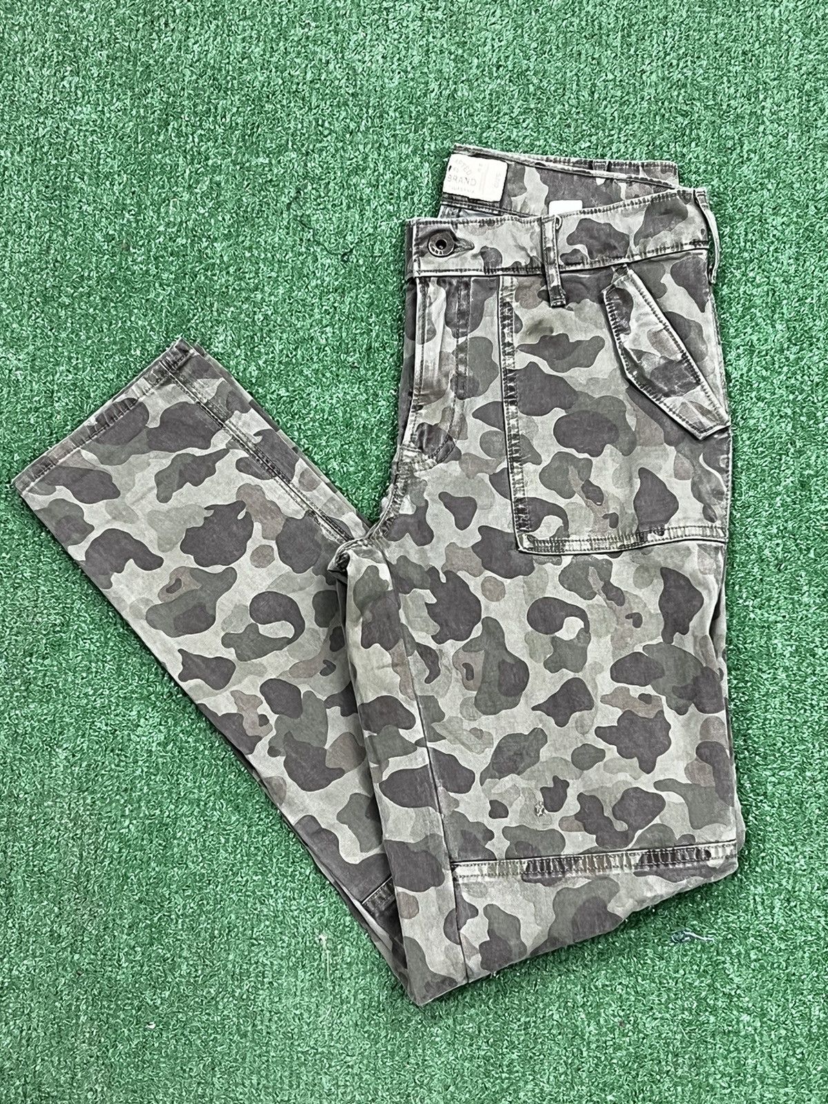 Lucky Brand Lucky Brand The Cargo Camo Pants Size 25" / US 0 / IT 36 - 1 Thumbnail