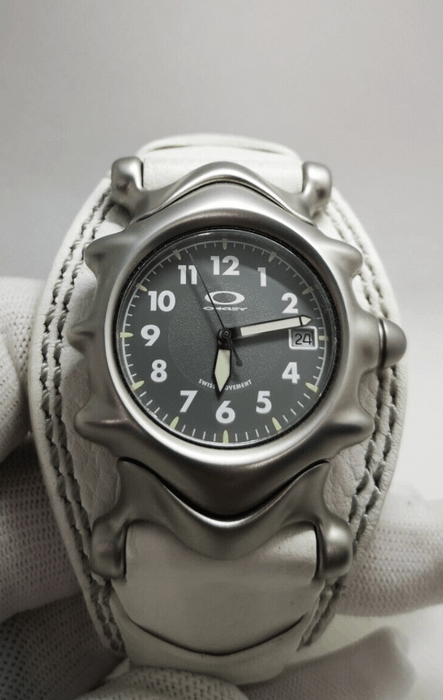 Oakley Oakley Saddleback grey dial watch judge | Grailed