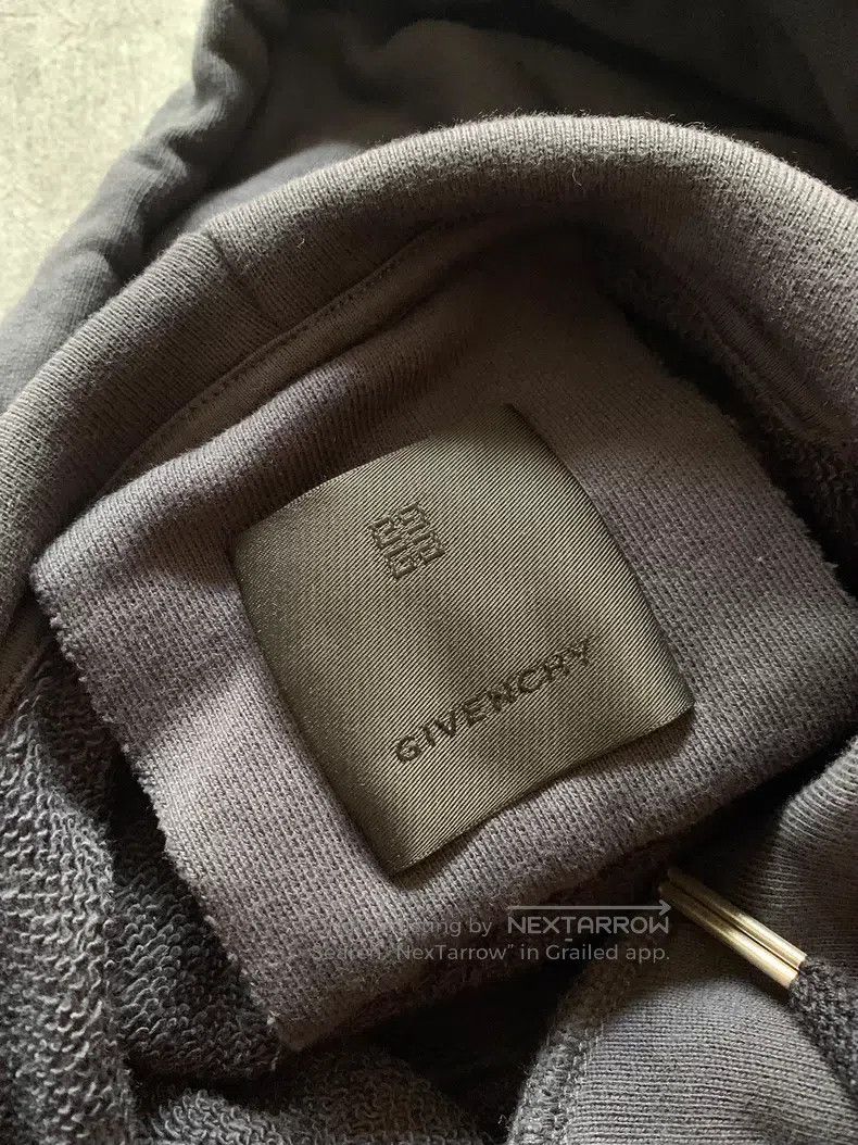 Givenchy Givenchy Heavy Embroidered Sweatshirt Size US XL / EU 56 / 4 - 7 Thumbnail