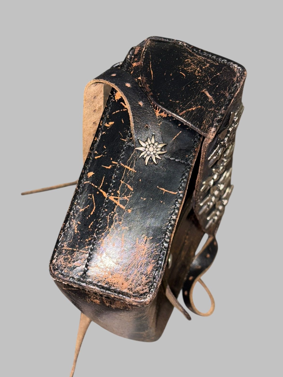 Vintage 🔥 WW2 DISTRESSED GERMAN MILITARY BAG VINTAGE CRACKED LEATHER Size ONE SIZE - 14 Thumbnail