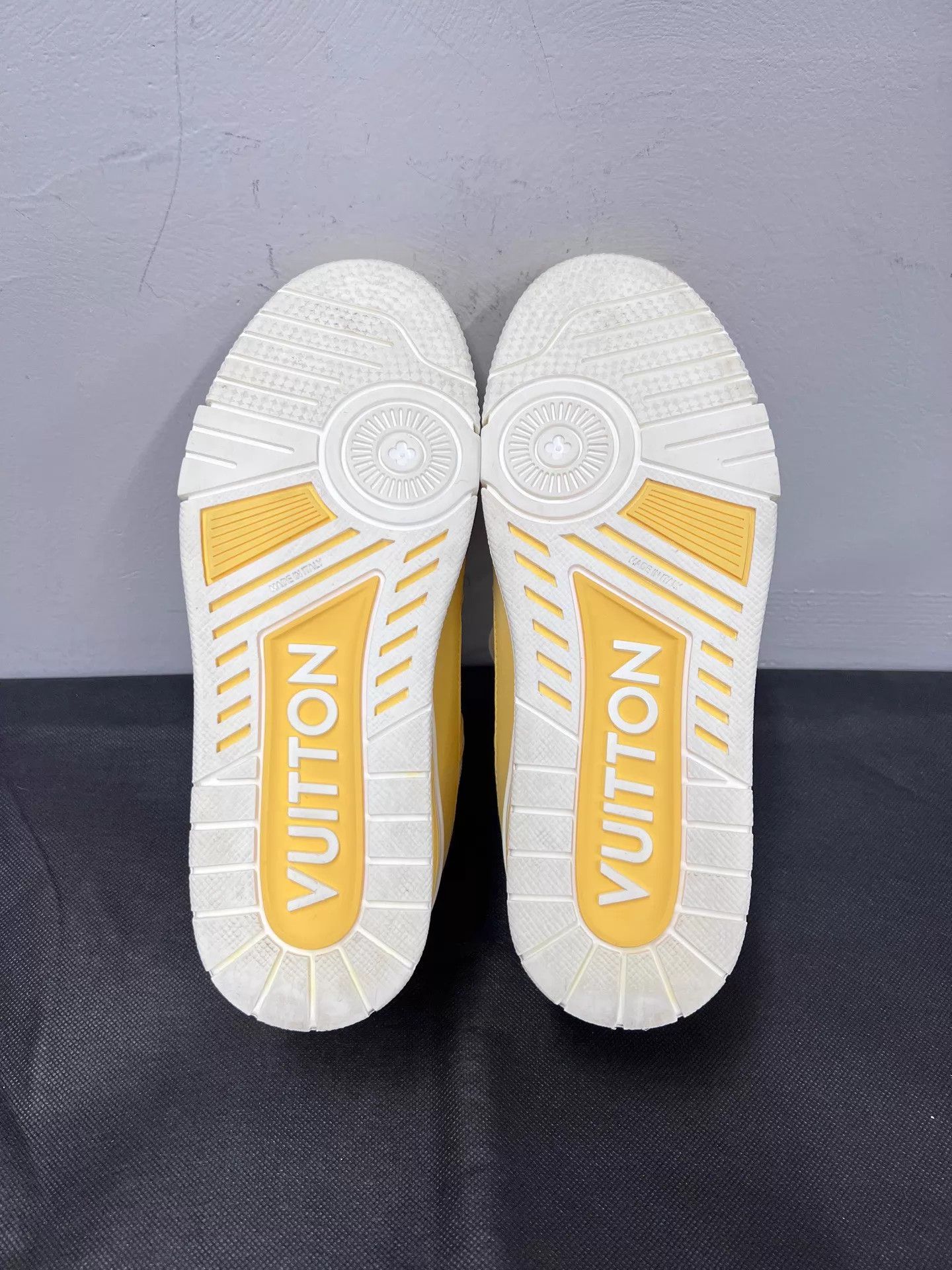 Louis Vuitton LV Trainer White & Yellow Leather EU 38 Good Condition Size US 7.5 / IT 37.5 - 7 Thumbnail