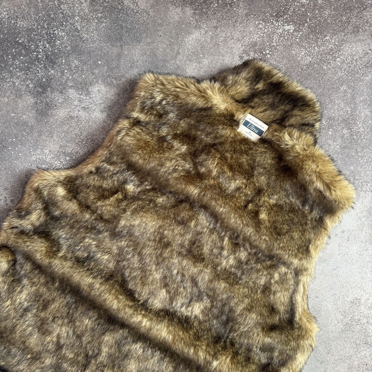 Abercrombie & Fitch Abercrombie & Fitch Vintage Y2K Faux Fur Vest Jacket Size XL / US 12-14 / IT 48-50 - 7 Thumbnail