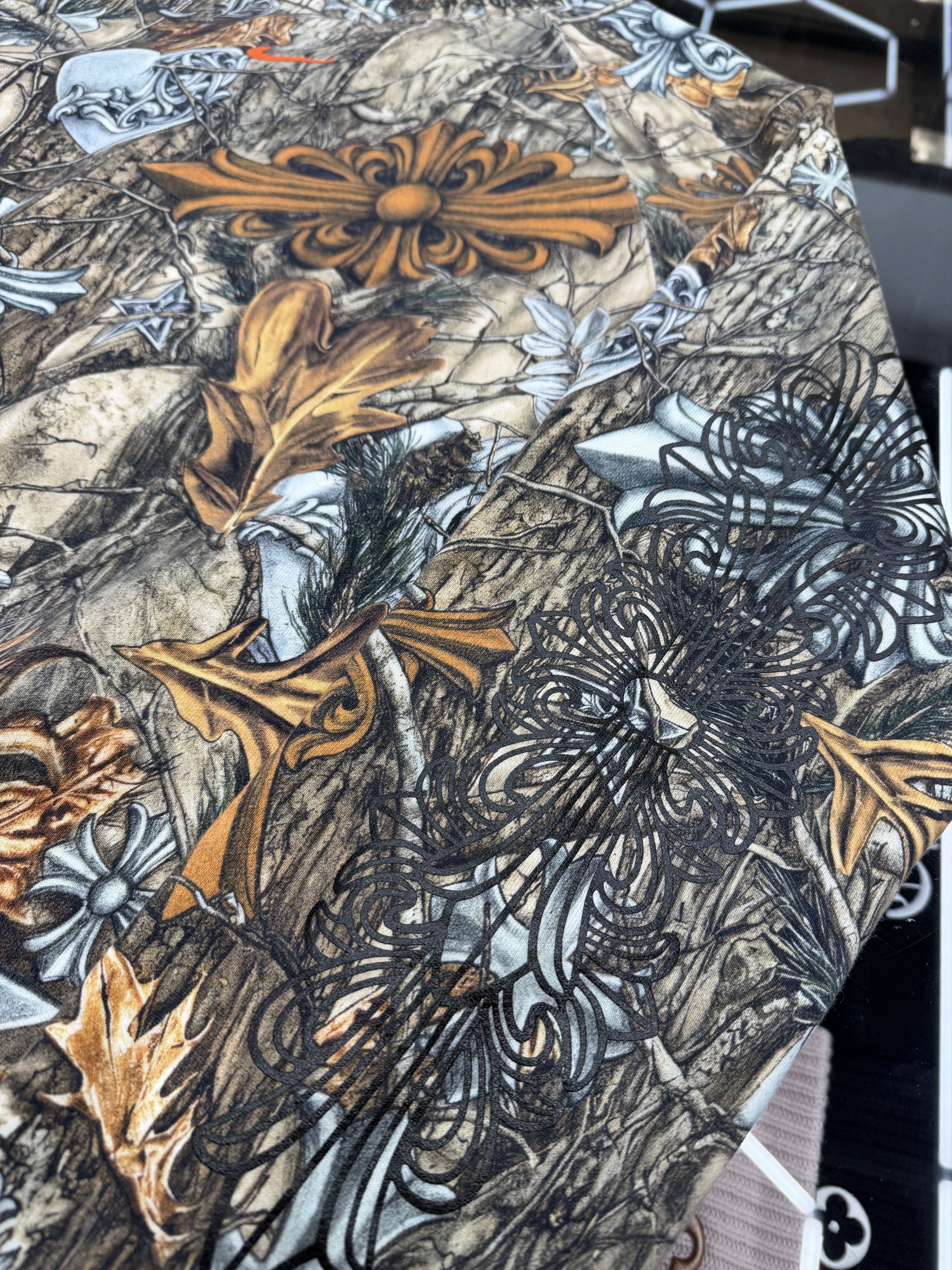 Chrome Hearts × Drake Chrome Hearts x Nike x NOCTA Horseshoe Crewneck Camo Size US L / EU 52-54 / 3 - 3 Thumbnail