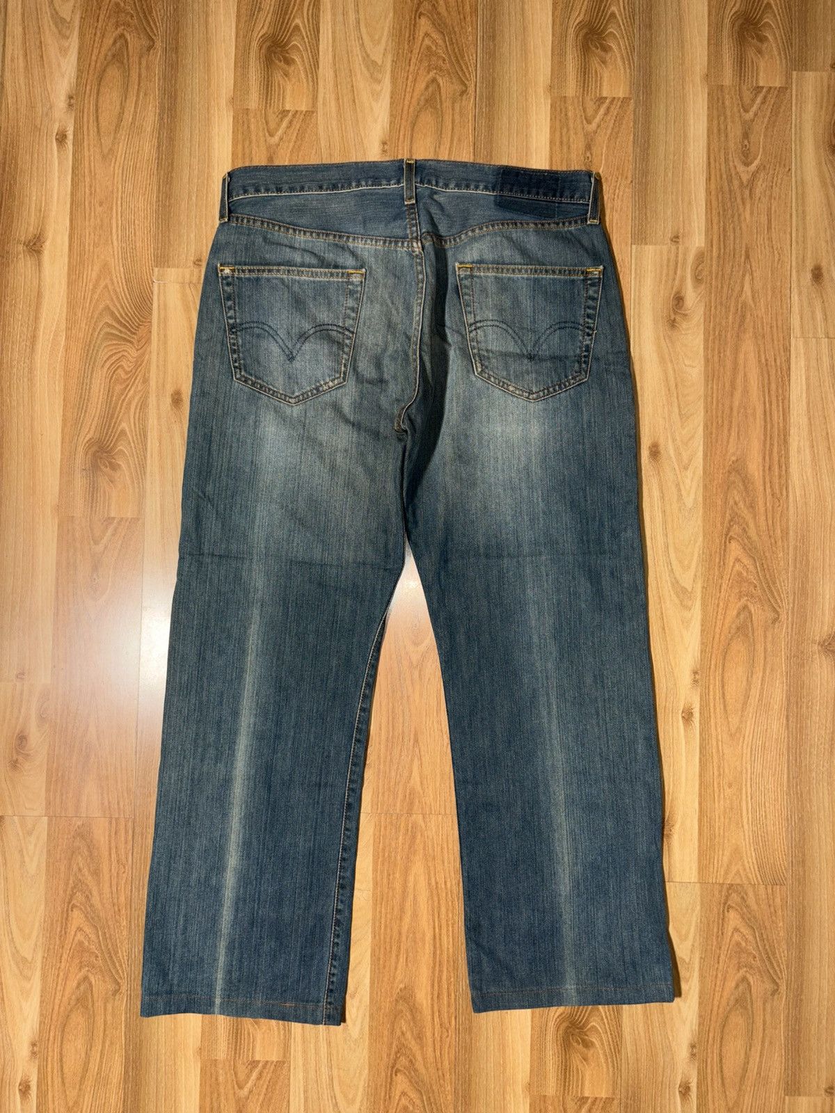 Vintage 2005 Levi’s 501 Original Fit - Medium Wash - 36x30