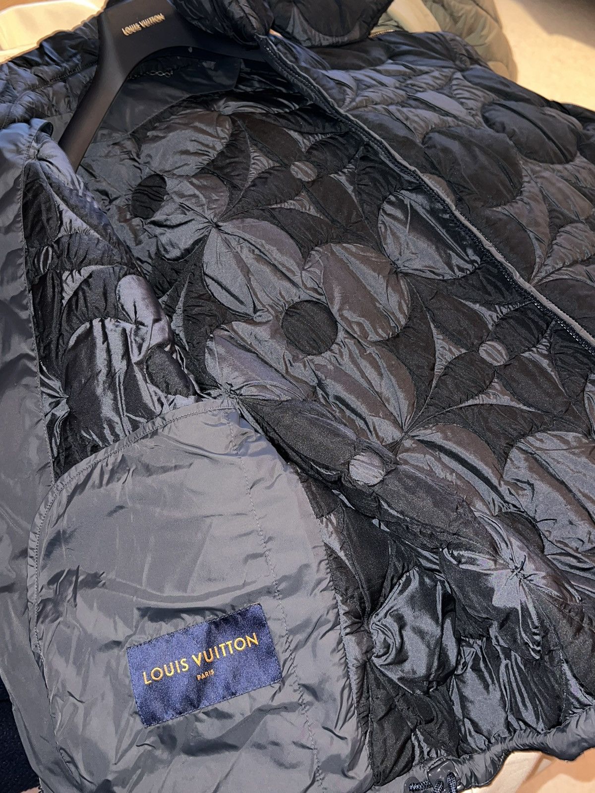 Louis Vuitton Louis vuitton X virgil Abloh Black/Grey Puffer Jacket Size US M / EU 48-50 / 2 - 4 Thumbnail