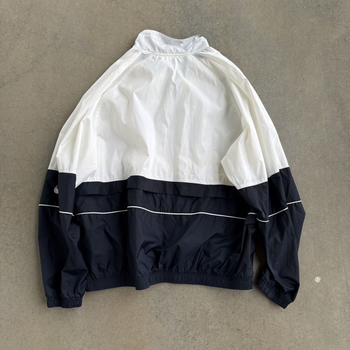 Nike × Vintage Vintage Nike Blue and White Windbreaker Jacket Athletic XL Size US XL / EU 56 / 4 - 3 Thumbnail