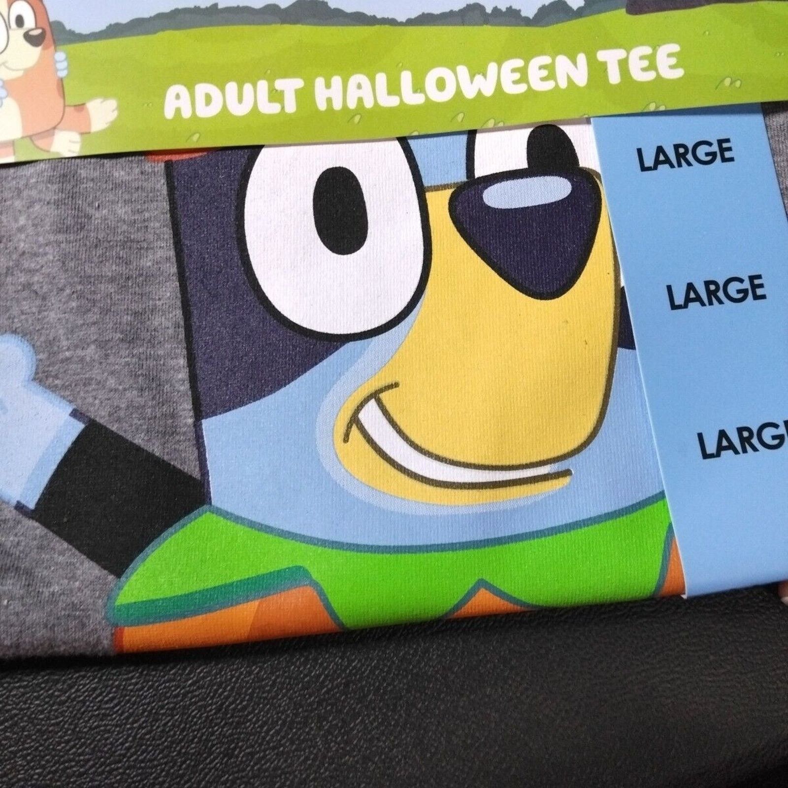 Other Bluey Adult Glow In The Dark Short Sleeve Halloween size L Size US L / EU 52-54 / 3 - 3 Thumbnail