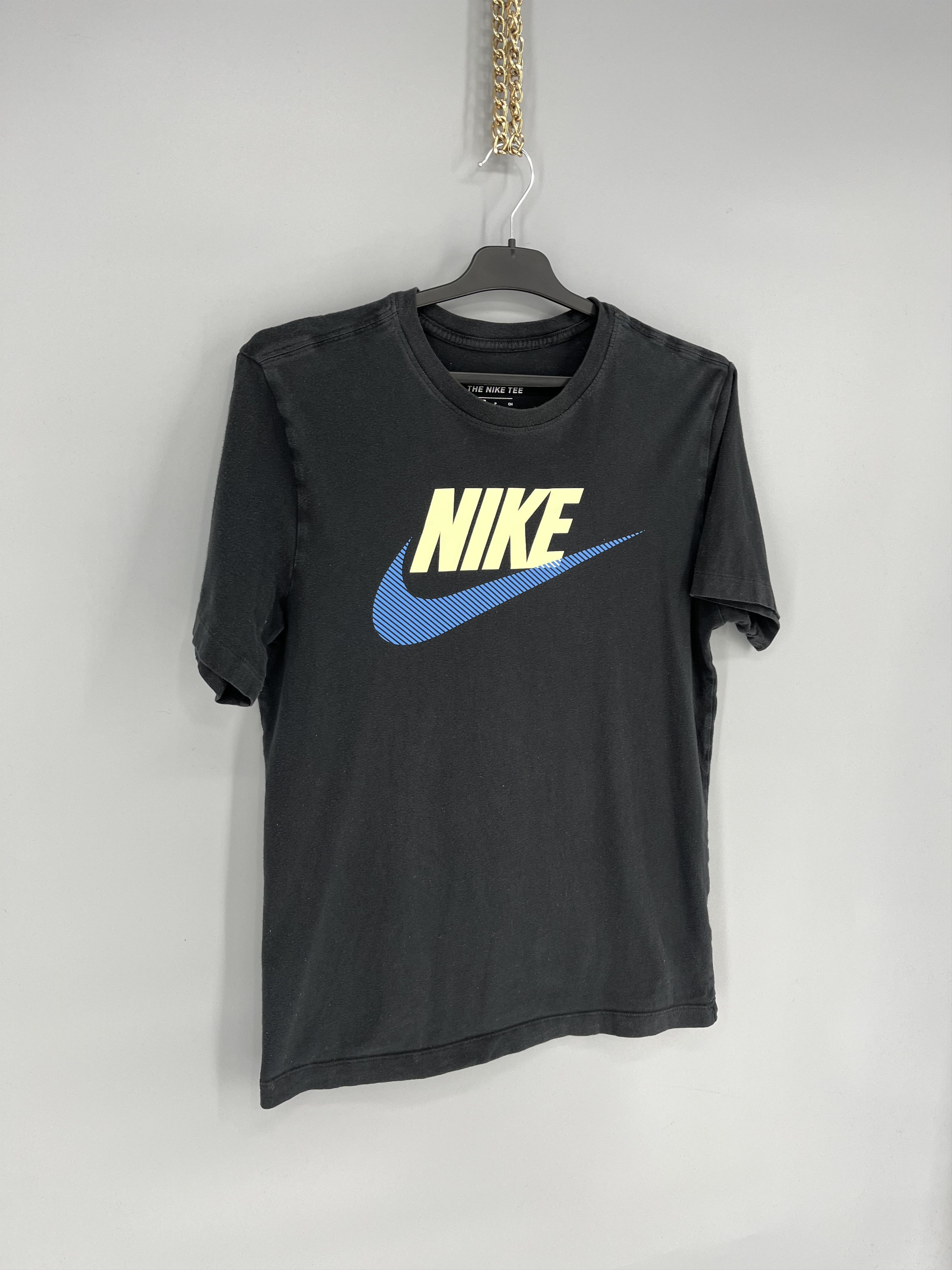 Nike Vintage Y2K Nike Center Swoosh Logo T-Shirt Size US S / EU 44-46 / 1 - 2 Thumbnail