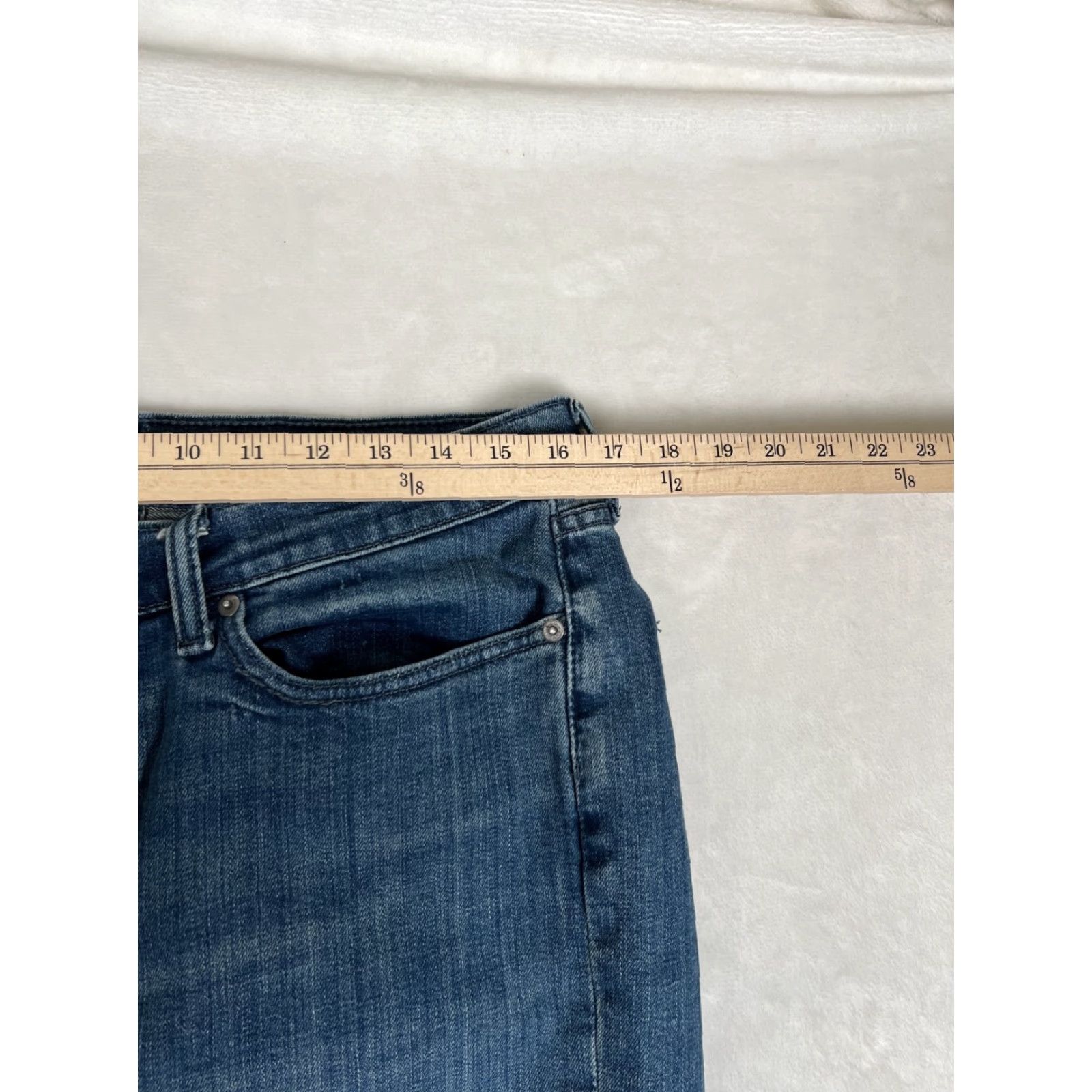 Levi's VINTAGE Levi's 514 Jeans Slim Straight Denim 34x34 Blue Men Regular 5-Pocket Inseam 30in 34 in Waist Levi's 500 Series Model Size US 29 - 5 Thumbnail