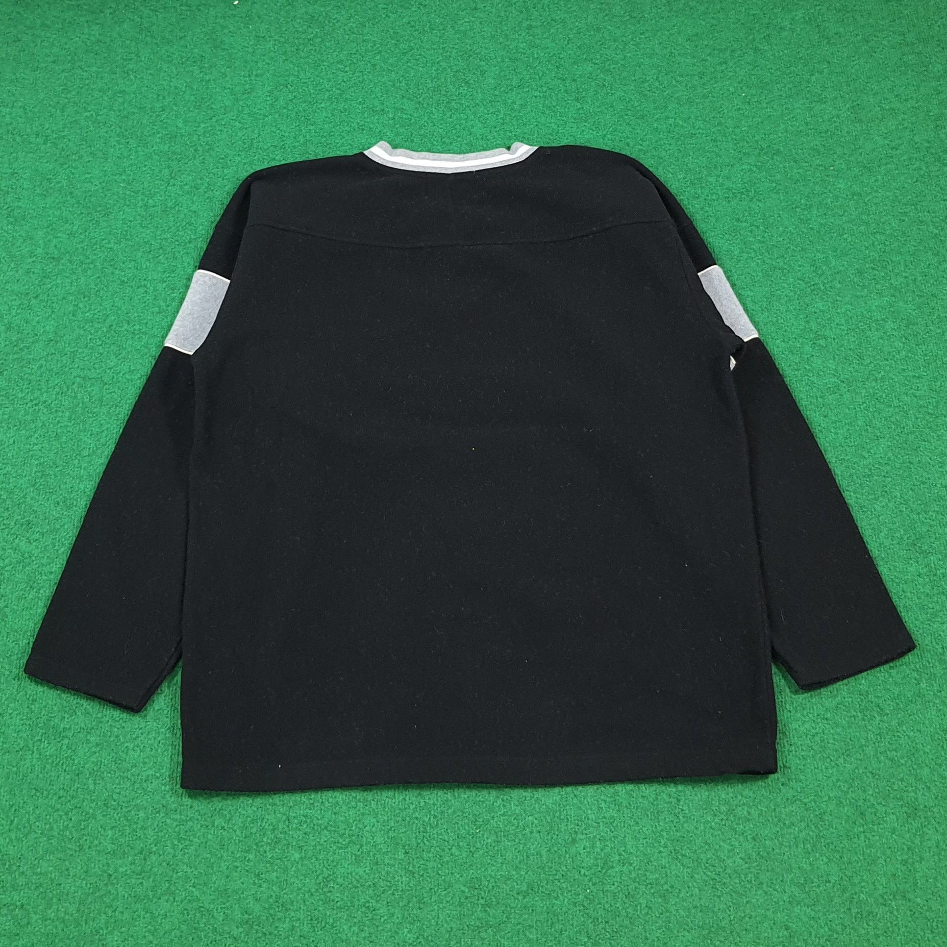 NFL Vinatge 90s Oakland Raiders NFL Goldwin Sweatshirt C292N22 Size US XL / EU 56 / 4 - 3 Thumbnail