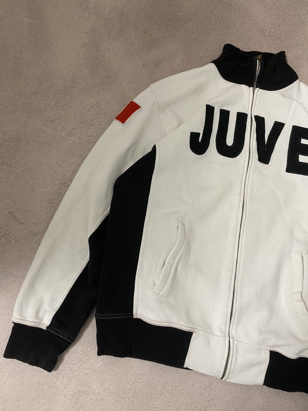Vintage Juventus Soccer Vintage sweatshirt Size US XL / EU 56 / 4 - 2 Thumbnail