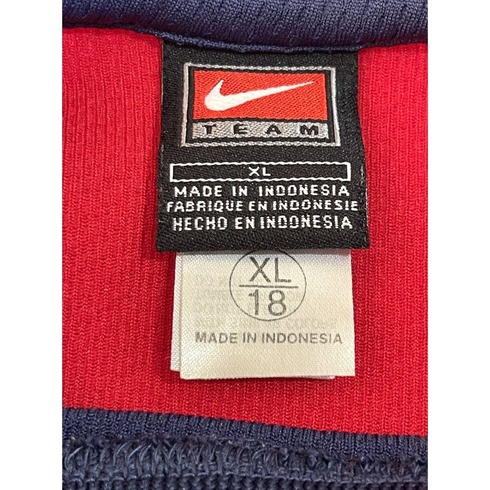 Nike VINTAGE Nike Mens 90s NBA Logo Warm Up Basketball Jersey Blank Shirt Travis XL Size US XL / EU 56 / 4 - 3 Thumbnail