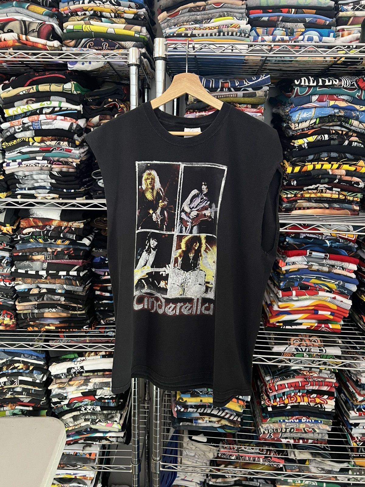 Band Tees 2008 Cinderella 25th Anniversary Years of Rock N Roll Tee Size US XL / EU 56 / 4 - 1 Thumbnail