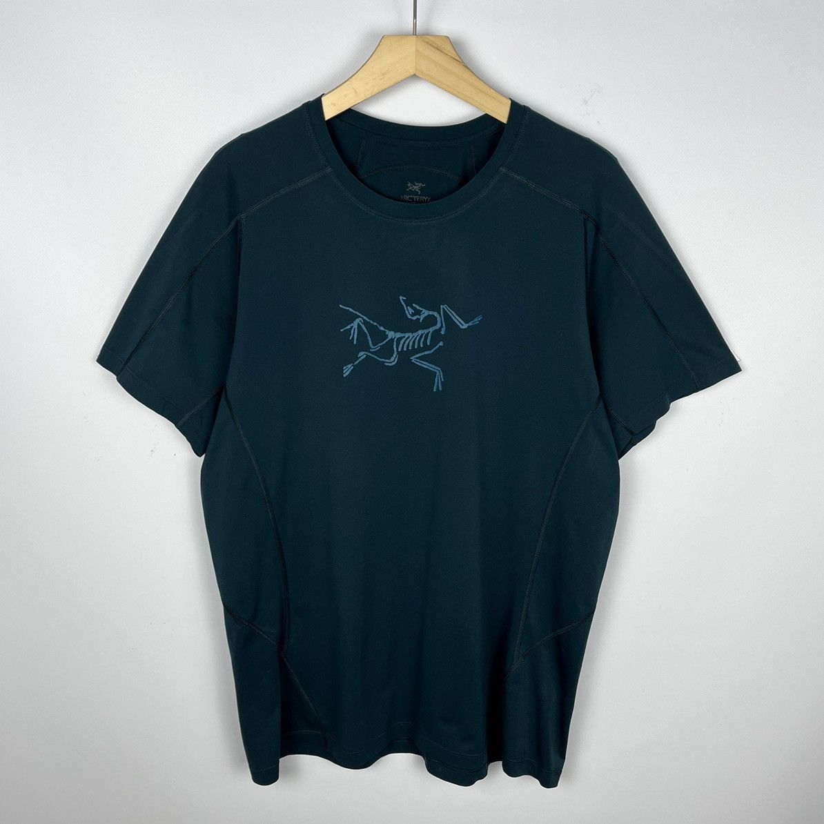 Arc'teryx Arc’teryx big logo bird gorpcore tee Size US L / EU 52-54 / 3 - 1 Thumbnail