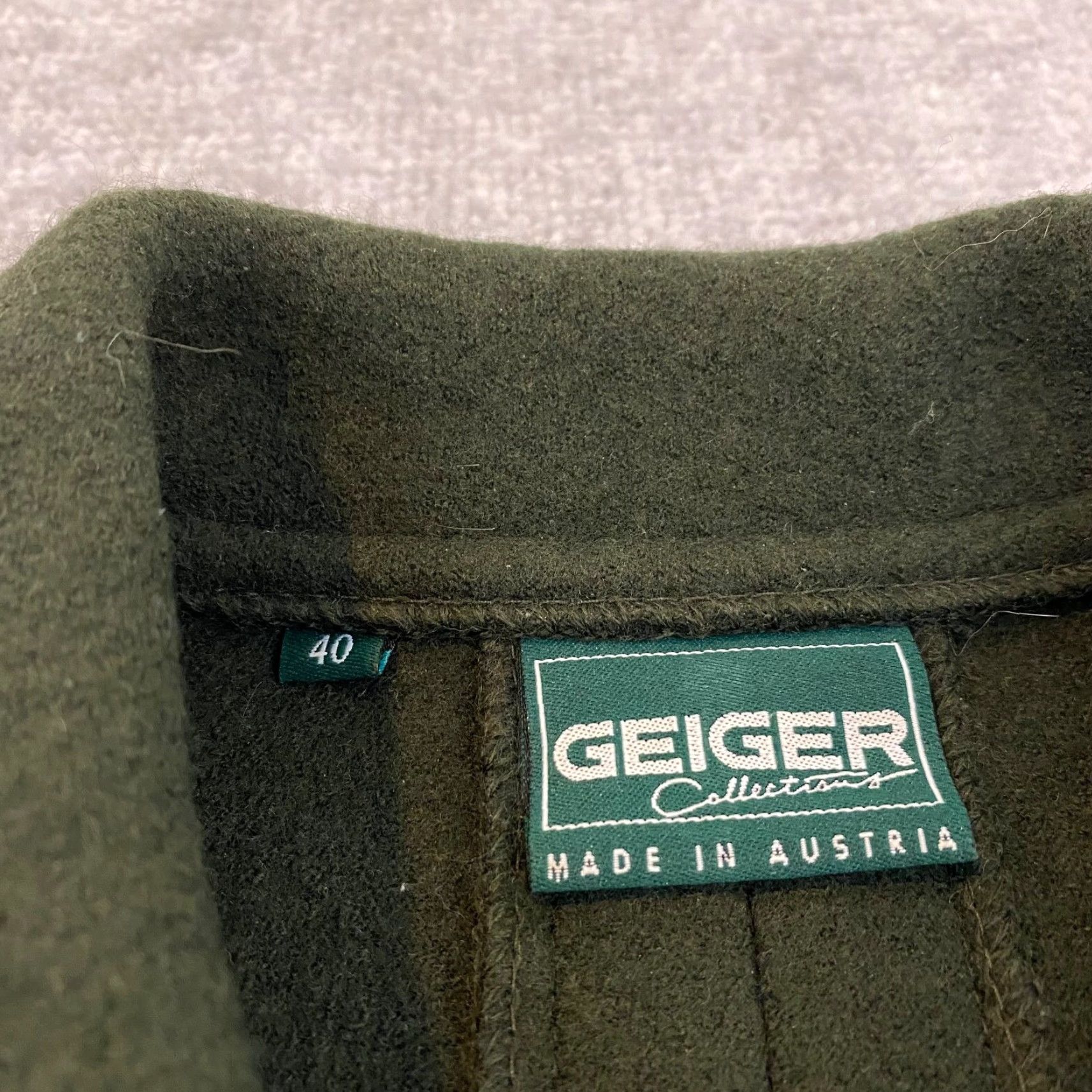 Vintage GEIGER Sweater Womens 40 Forest Green Pure New Wool Button Up Collared Austria Size S / US 4 / IT 40 - 3 Thumbnail