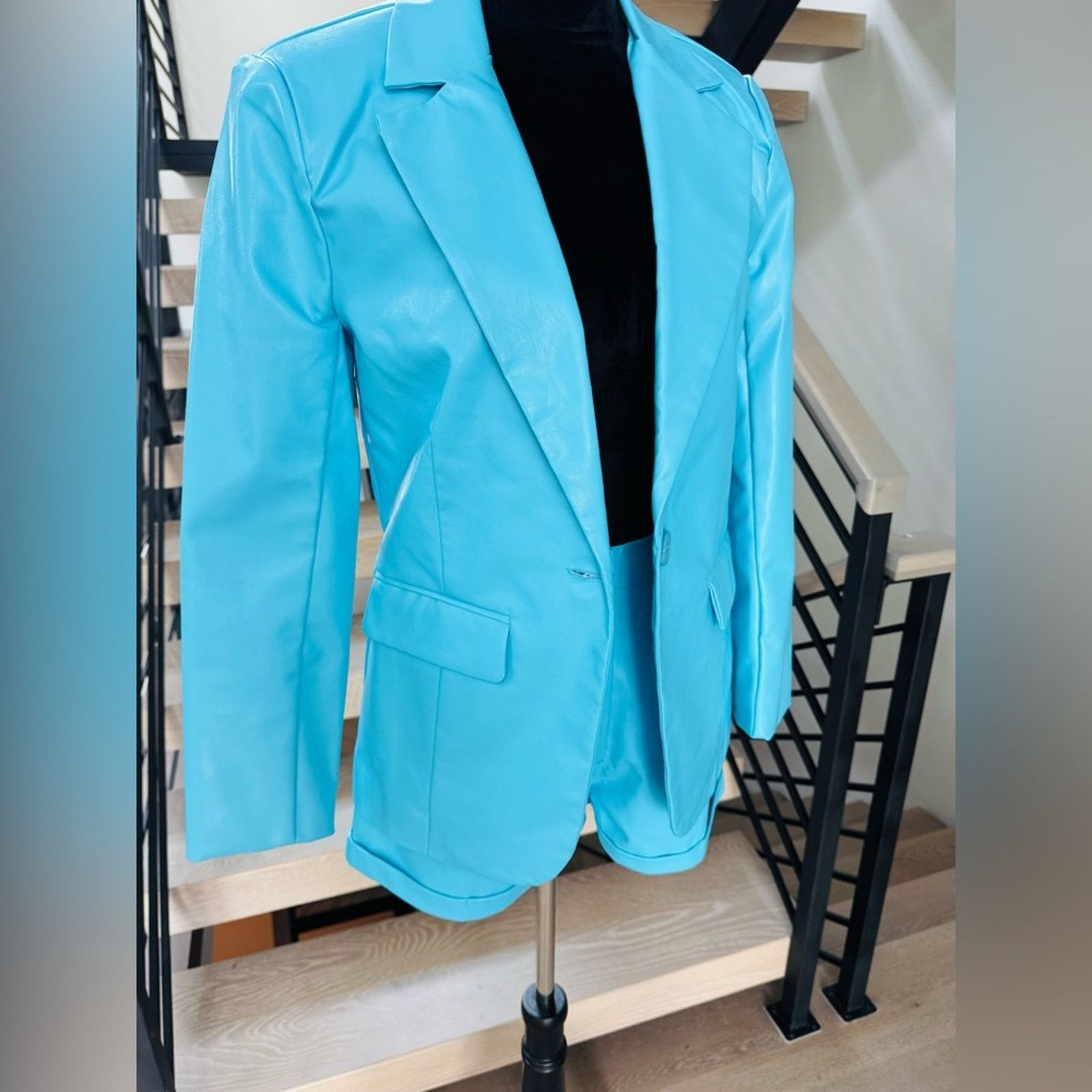 Other New Y2K Faux Leather Chic Turquoise Blazer and Shorts Set S Size 27" / US 4 / IT 40 - 8 Thumbnail