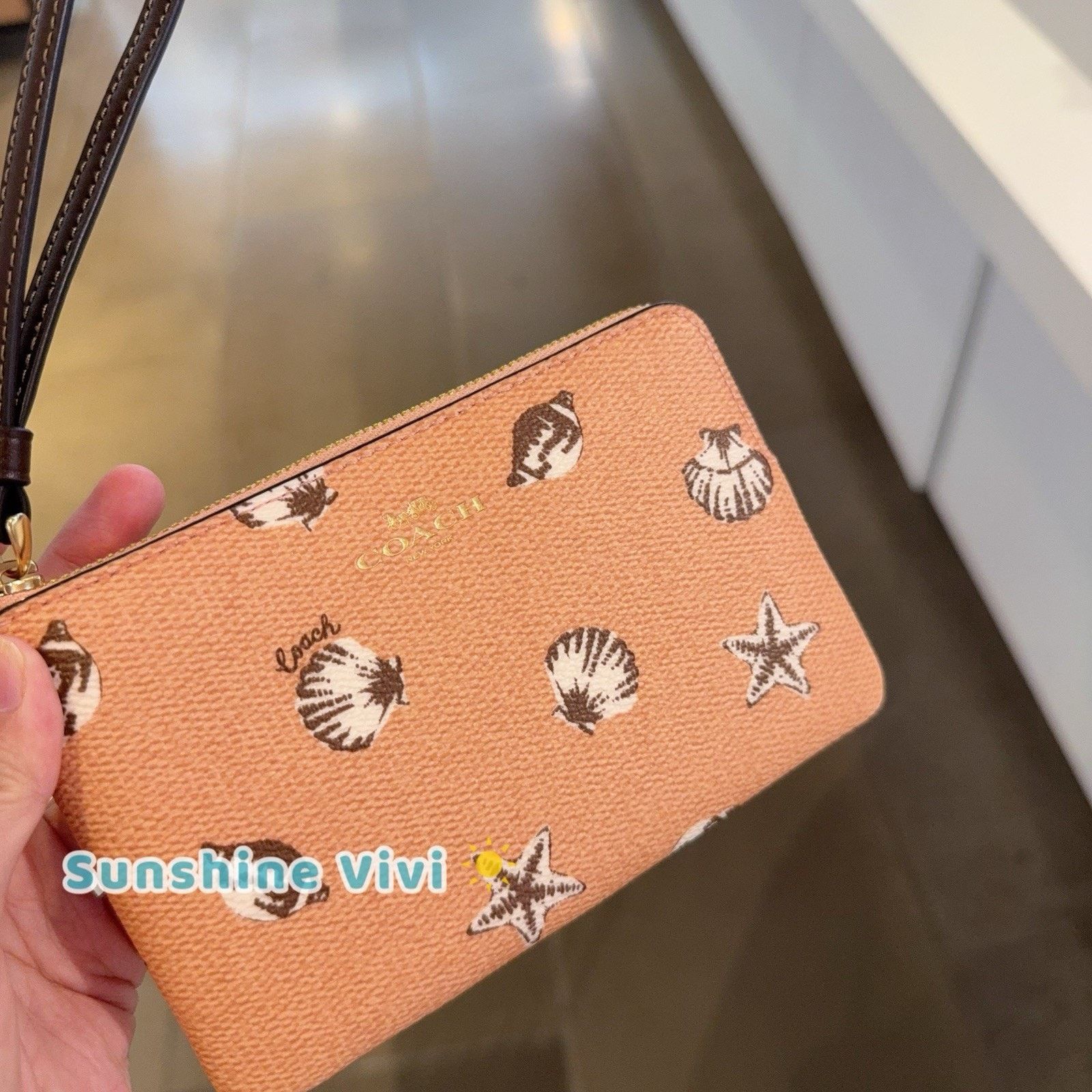 Coach NWT Coach Corner Zip Wristlet Shell Print CBP23 Coral/Maple Size ONE SIZE - 4 Thumbnail