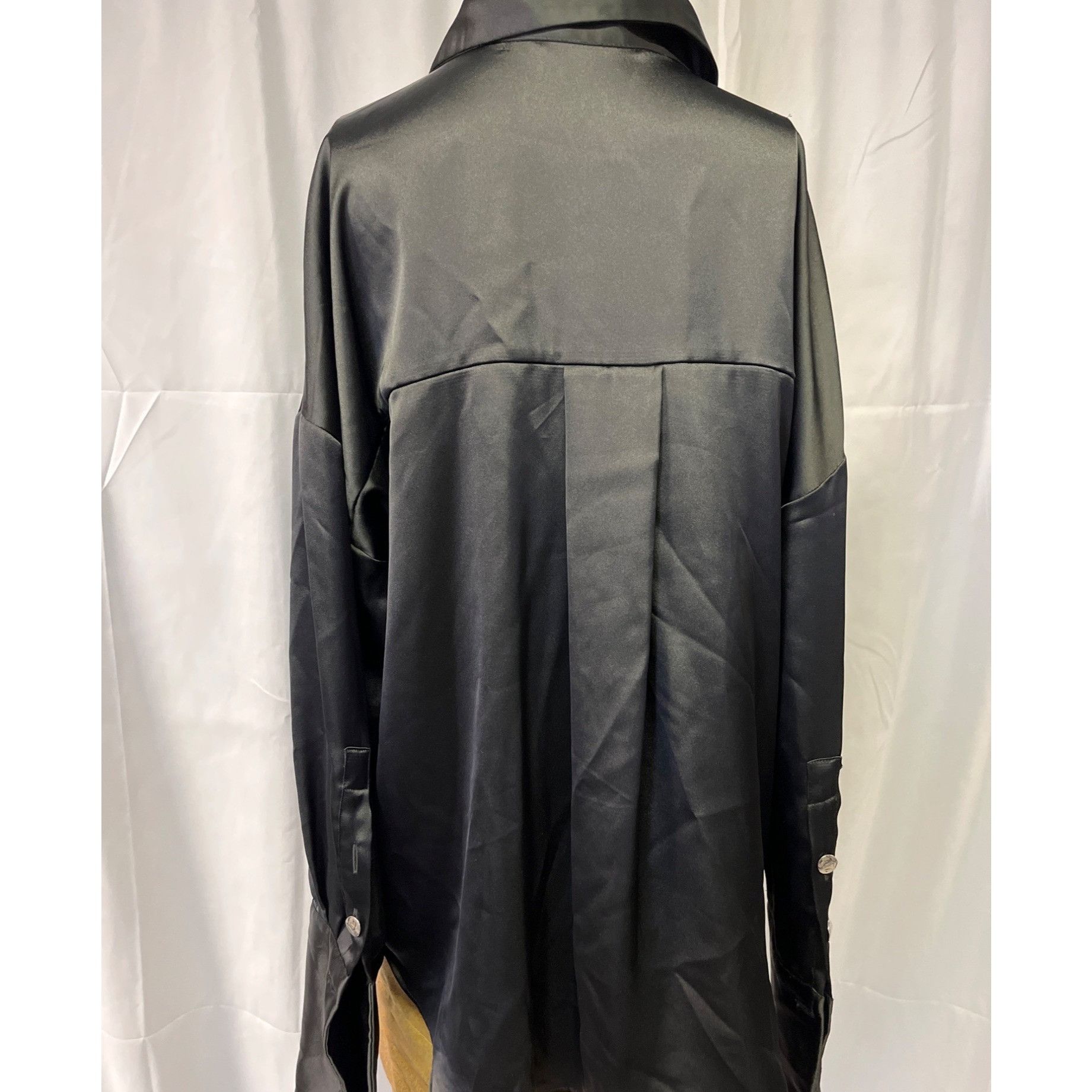 Zara Zara Women's Black Oversized Shirt/Hidden Button Up Sz M SKU Size M / US 6-8 / IT 42-44 - 2 Thumbnail