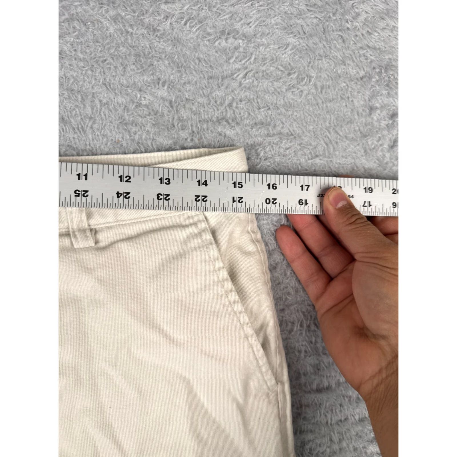 Patagonia VINTAGE Patagonia Shorts Womens 10 Beige Cotton Twill Chino Casual 30x5 57400 Size 32" / US 10 / IT 46 - 7 Thumbnail