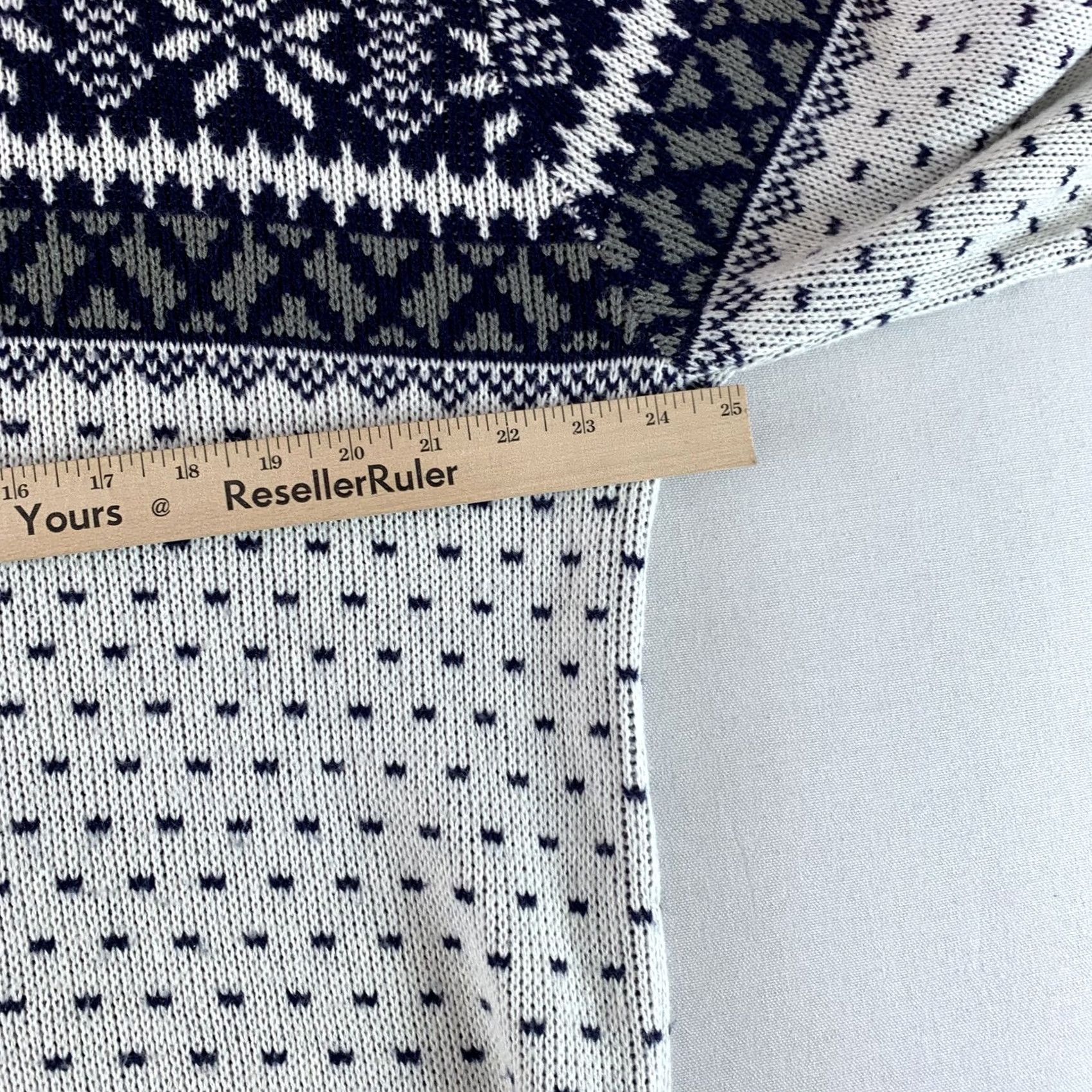 Vintage ASTOR ONE FAIR ISLE KNIT SWEATER MENS LARGE BLUE WHITE PULLOVER ACRYLIC WINTER SIZE Size US L / EU 52-54 / 3 - 4 Thumbnail