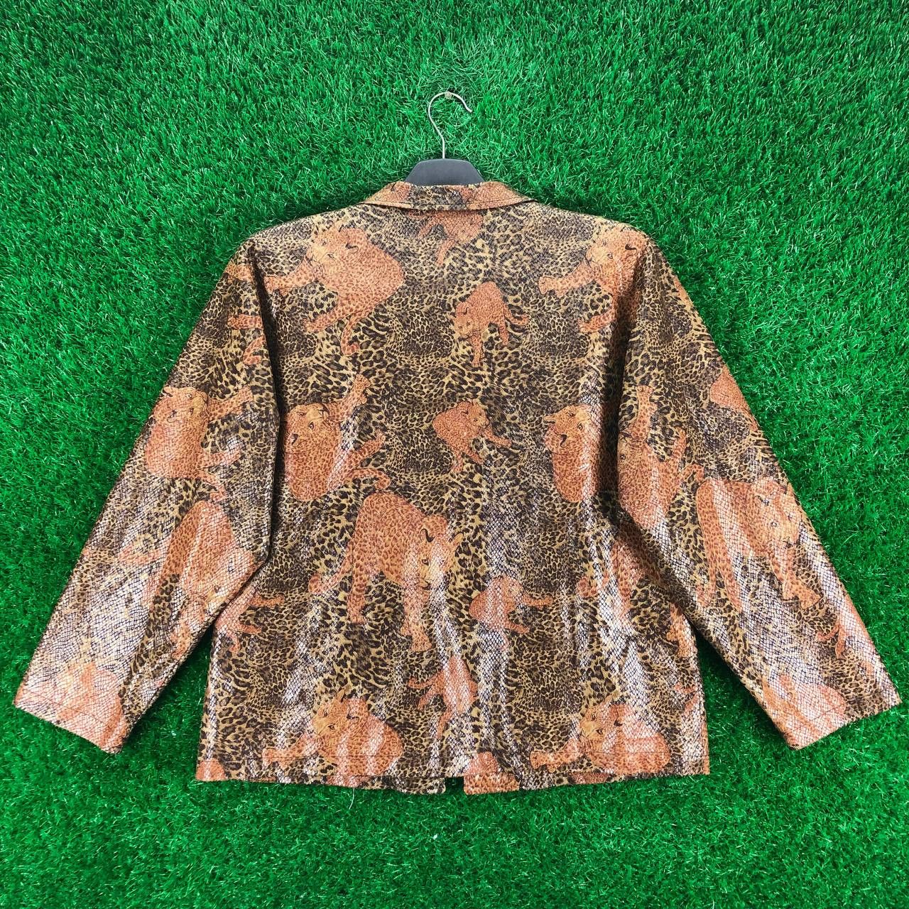 Habitat × Vintage Vintage 90's Leopard Fullprint Scaly Fabric Zipper Jacket Size S / US 4 / IT 40 - 2 Thumbnail