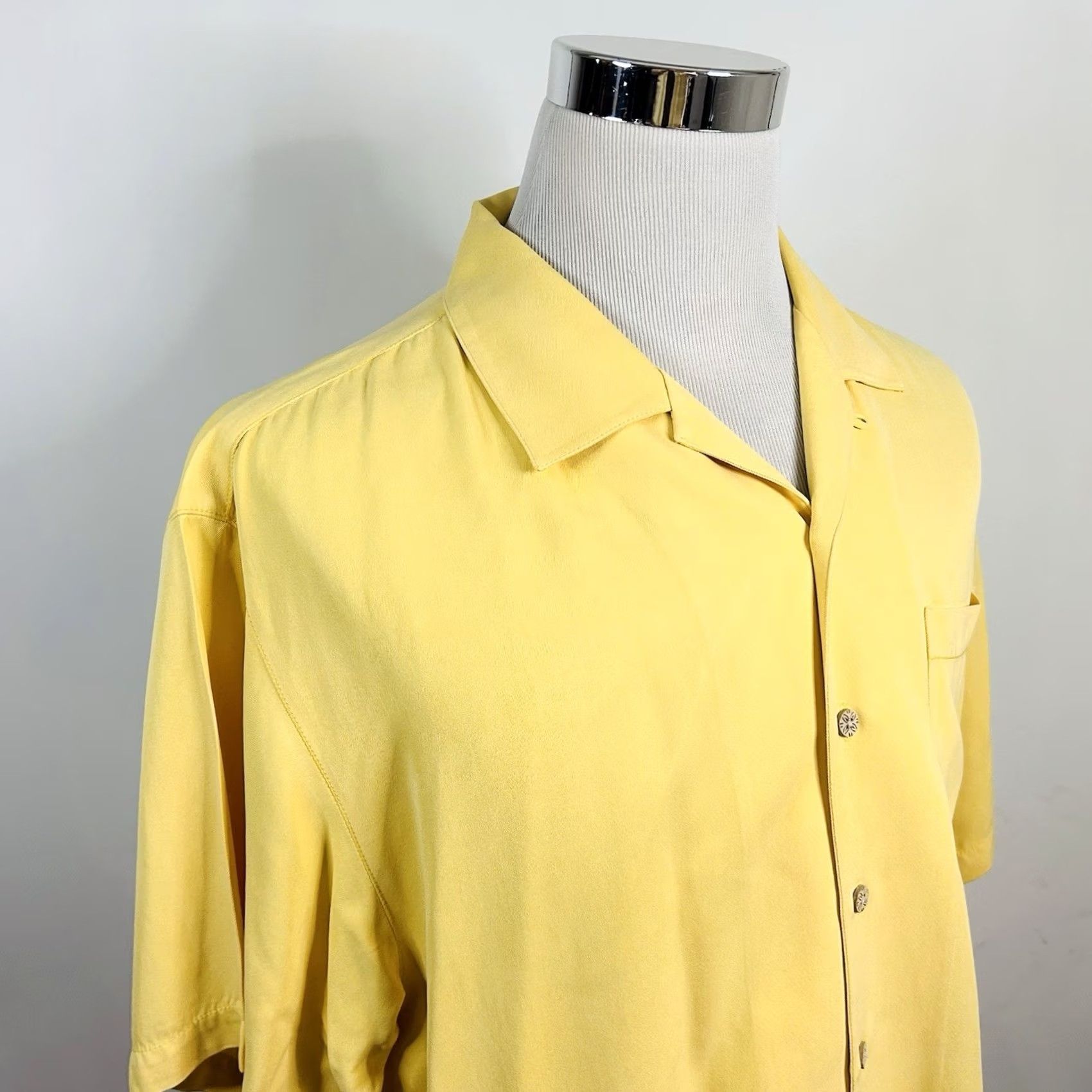 Tommy Bahama Tommy Bahama Shirt Hawaiian Aloha Silk Yellow 100% Silk Button-Up Short Sleeve Collared Vacation Mens L Shirt Size US L / EU 52-54 / 3 - 2 Thumbnail