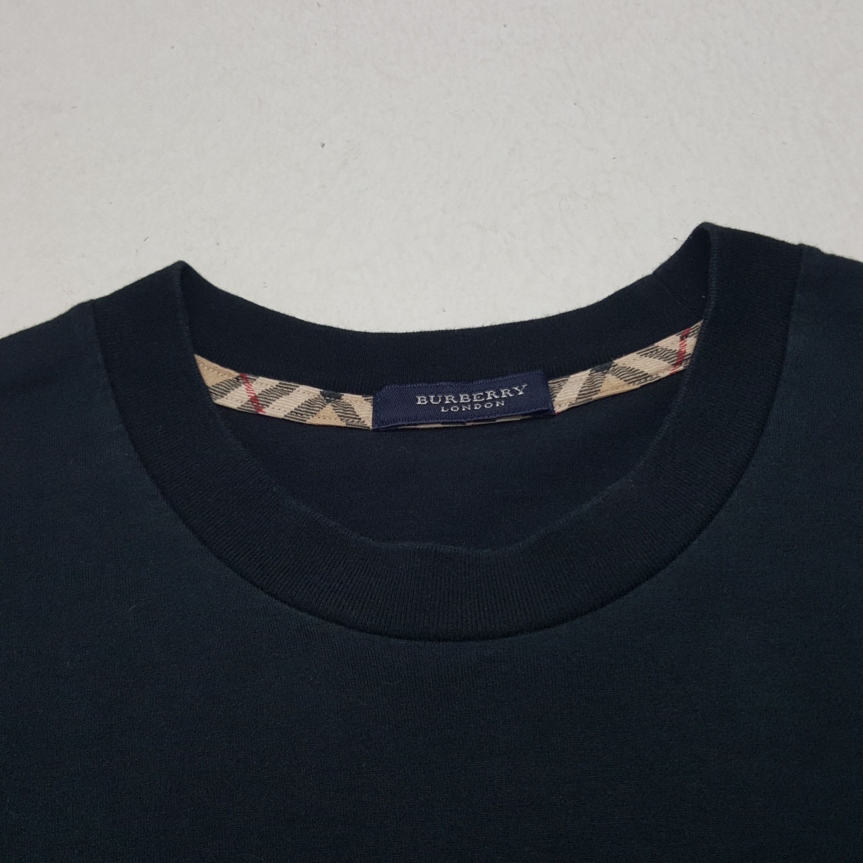 Burberry × Vintage Vintage Burberry London Custom Spell Out Tshirt Size US M / EU 48-50 / 2 - 4 Thumbnail