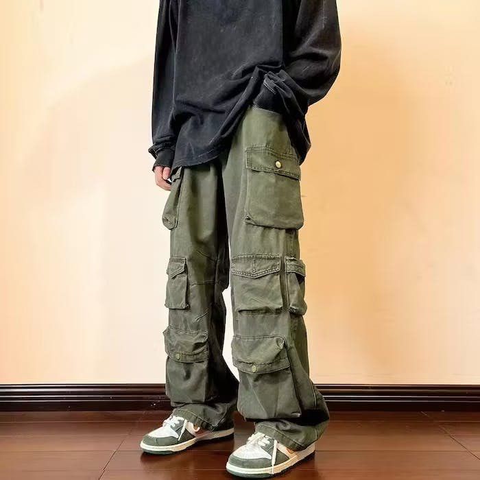 image of Vintage Cargo Pants Multi-Pockets in Green, Men's (Size 32)