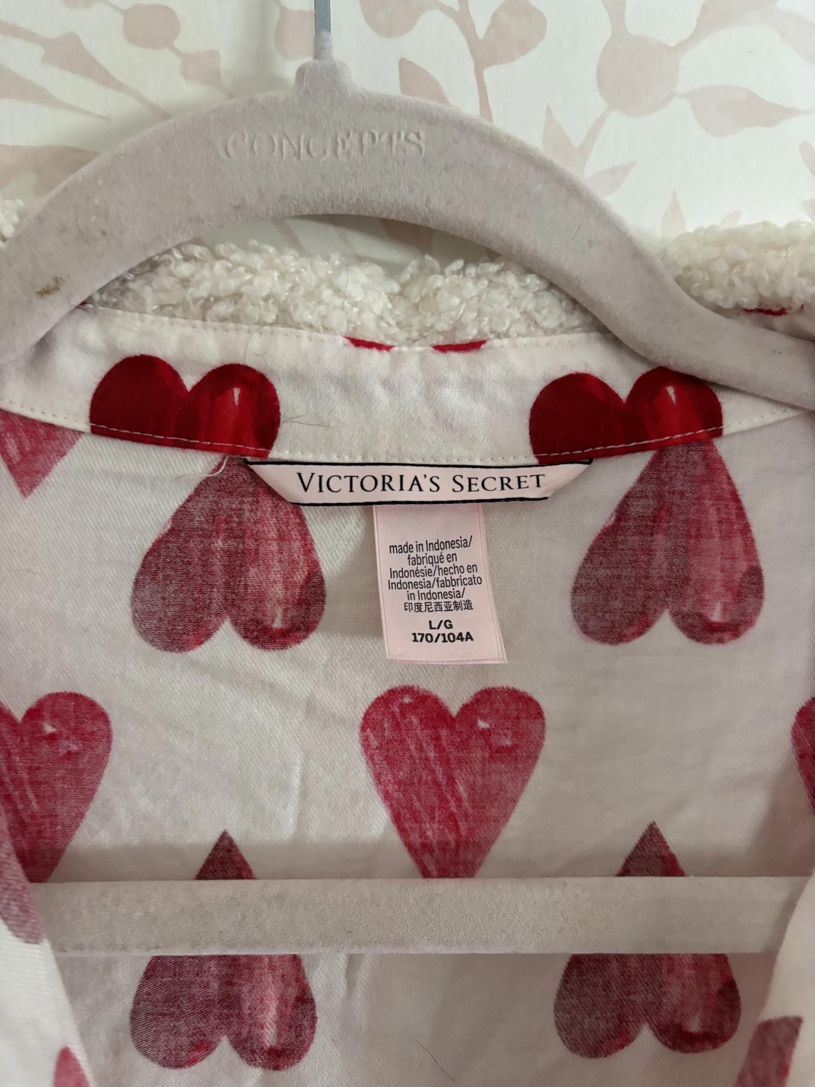 Designer Victoria's Secret Heart Print Button-Up Sherpa Lined PJ Set Size ONE SIZE - 2 Thumbnail