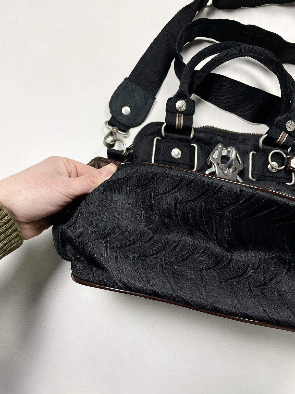 Japanese Brand George Gina & Lucy In & Out Vintage Black Carabiner Bag GGL Size ONE SIZE - 7 Thumbnail