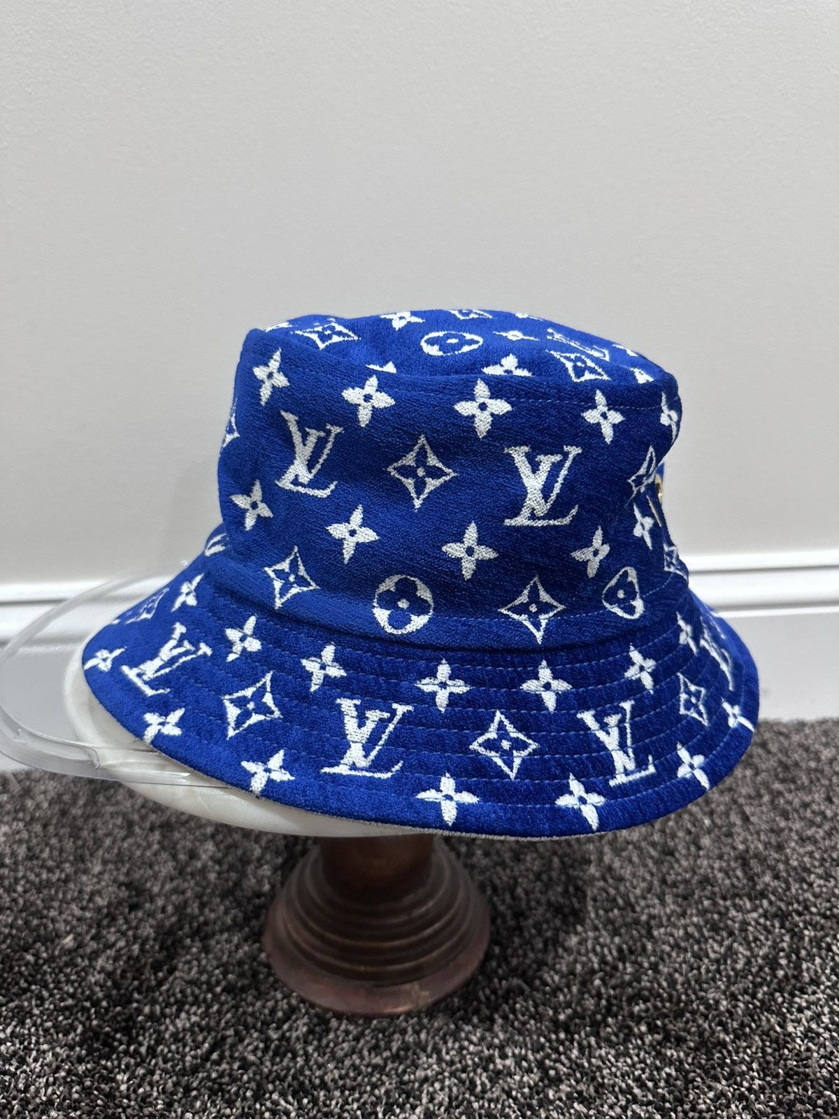 Louis Vuitton Louis Vuitton SS22 LV Monogram Blue White Velvet Bucket Hat Size ONE SIZE - 4 Thumbnail