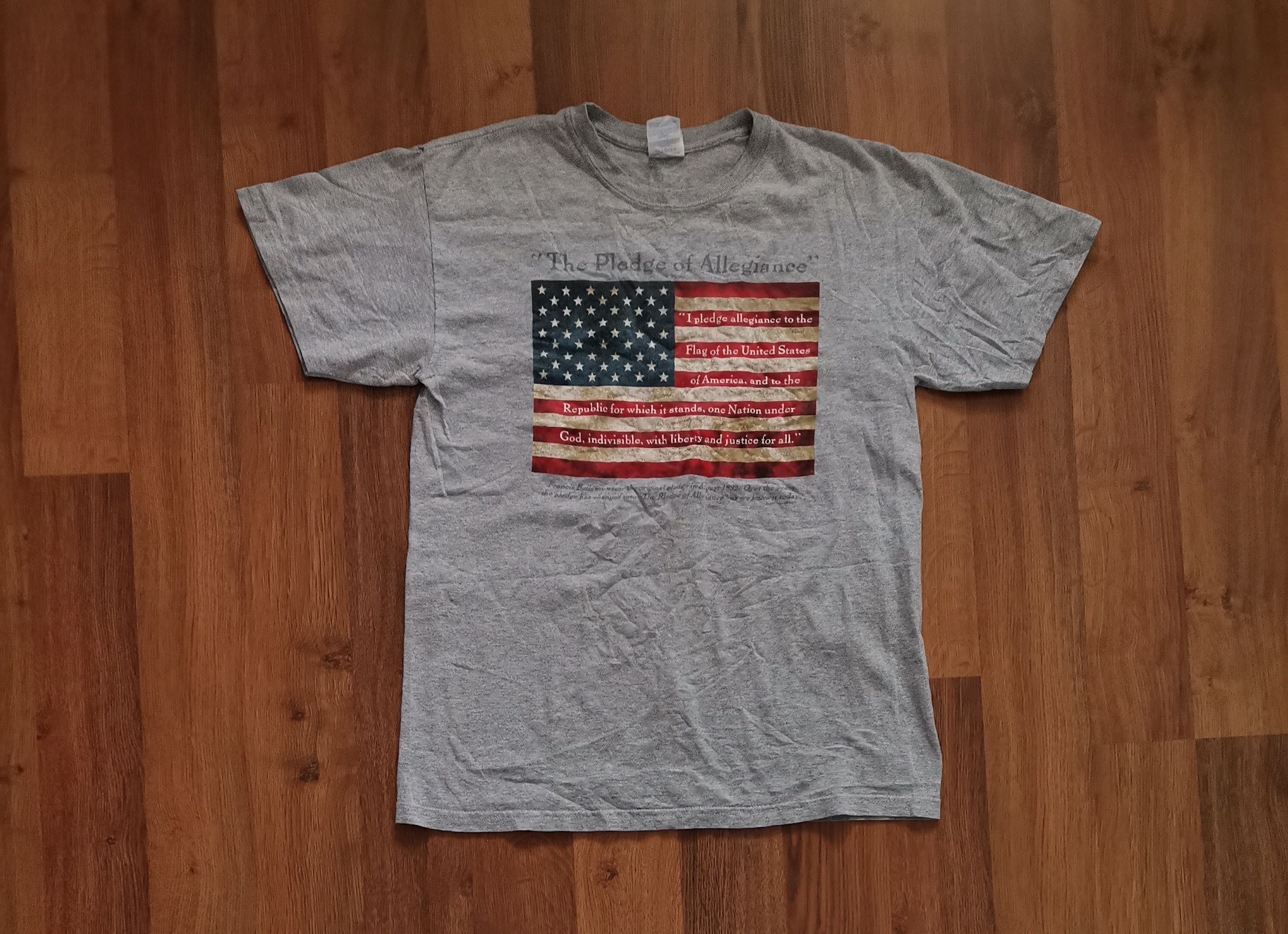Vintage Vintage Gildan The Pledge of Allegiance T-Shirt Size US M / EU 48-50 / 2 - 1 Thumbnail