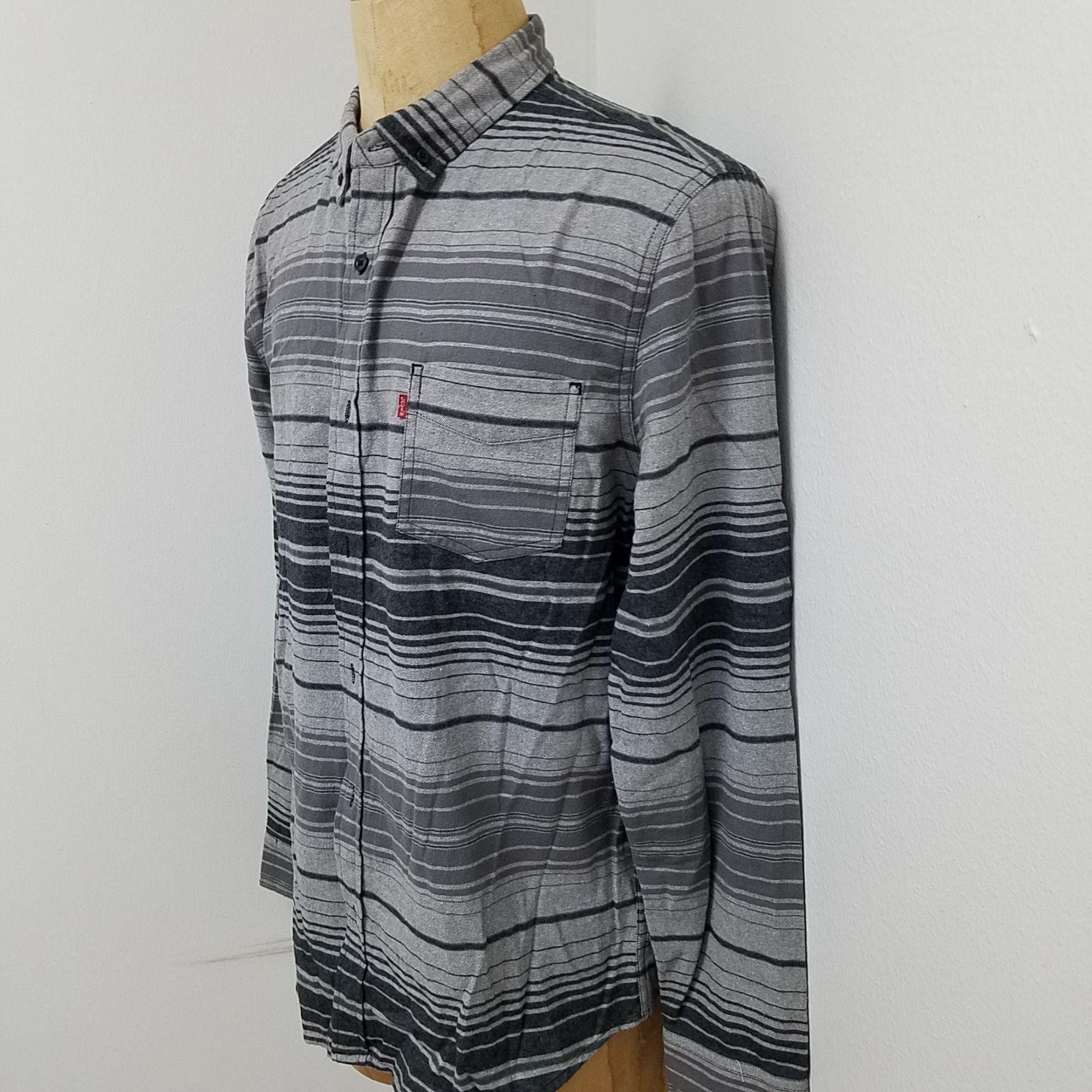 Levi's Levi's Men's Plaid Shirt. XL Size US XL / EU 56 / 4 - 2 Thumbnail