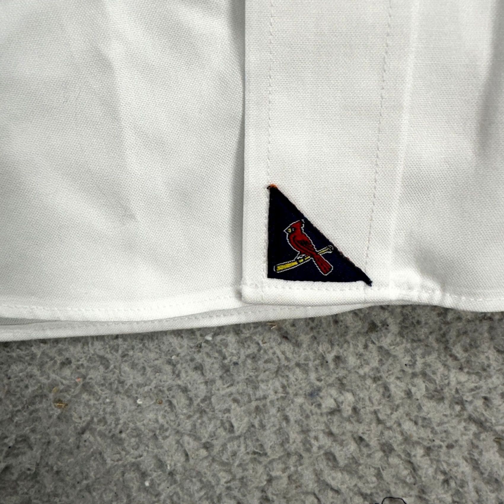 UNTUCKit St. Louis Cardinals UNTUCKit Shirt Adult 3XLC White Long Sleeve Pocket Mens Size 48R - 5 Thumbnail