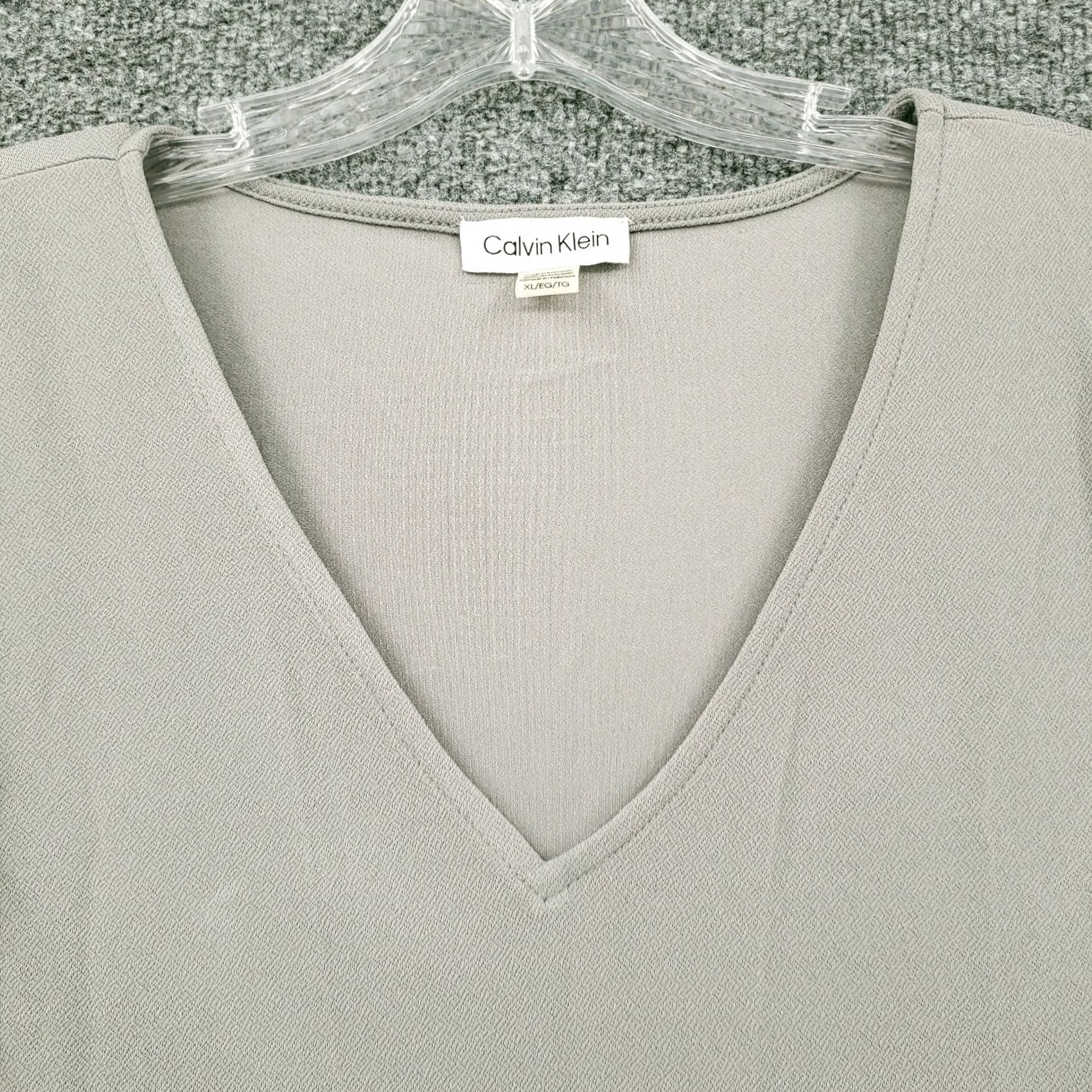 Vintage Calvin Klein Top Womens XL Gray Short Sleeve V Neck Pullover Stretch Size XL / US 12-14 / IT 48-50 - 5 Thumbnail