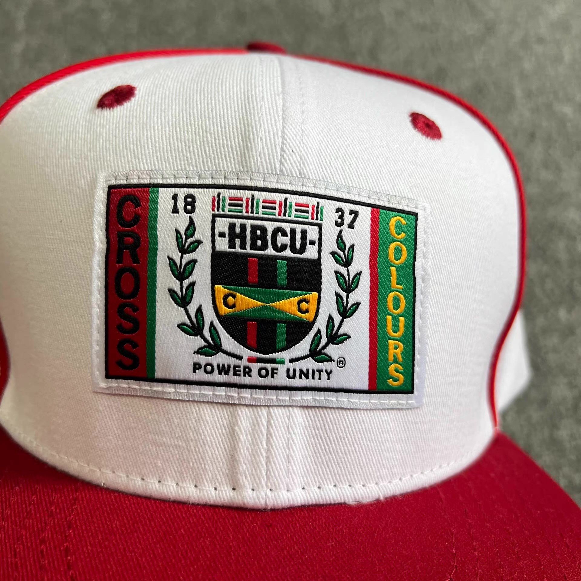 Cross Colours Cross Colours embroidered curved brim baseball cap。 Q7 Size ONE SIZE - 2 Thumbnail
