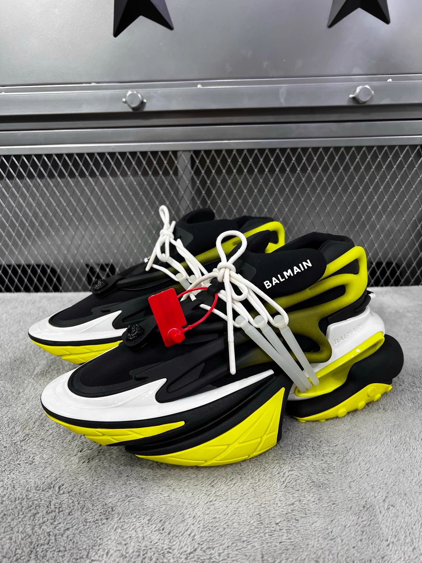 Balmain BALMAIN Unicorn black and yellow Size US 9 / EU 42 - 1 Thumbnail