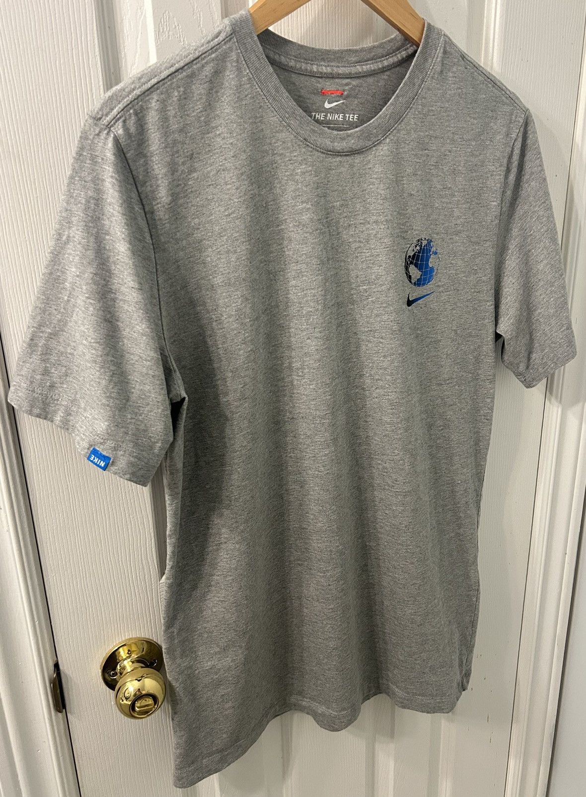 Nike Nike Sportswear Worldwide Globe SS Tee Mens Grey T-shirt M Size US M / EU 48-50 / 2 - 2 Thumbnail