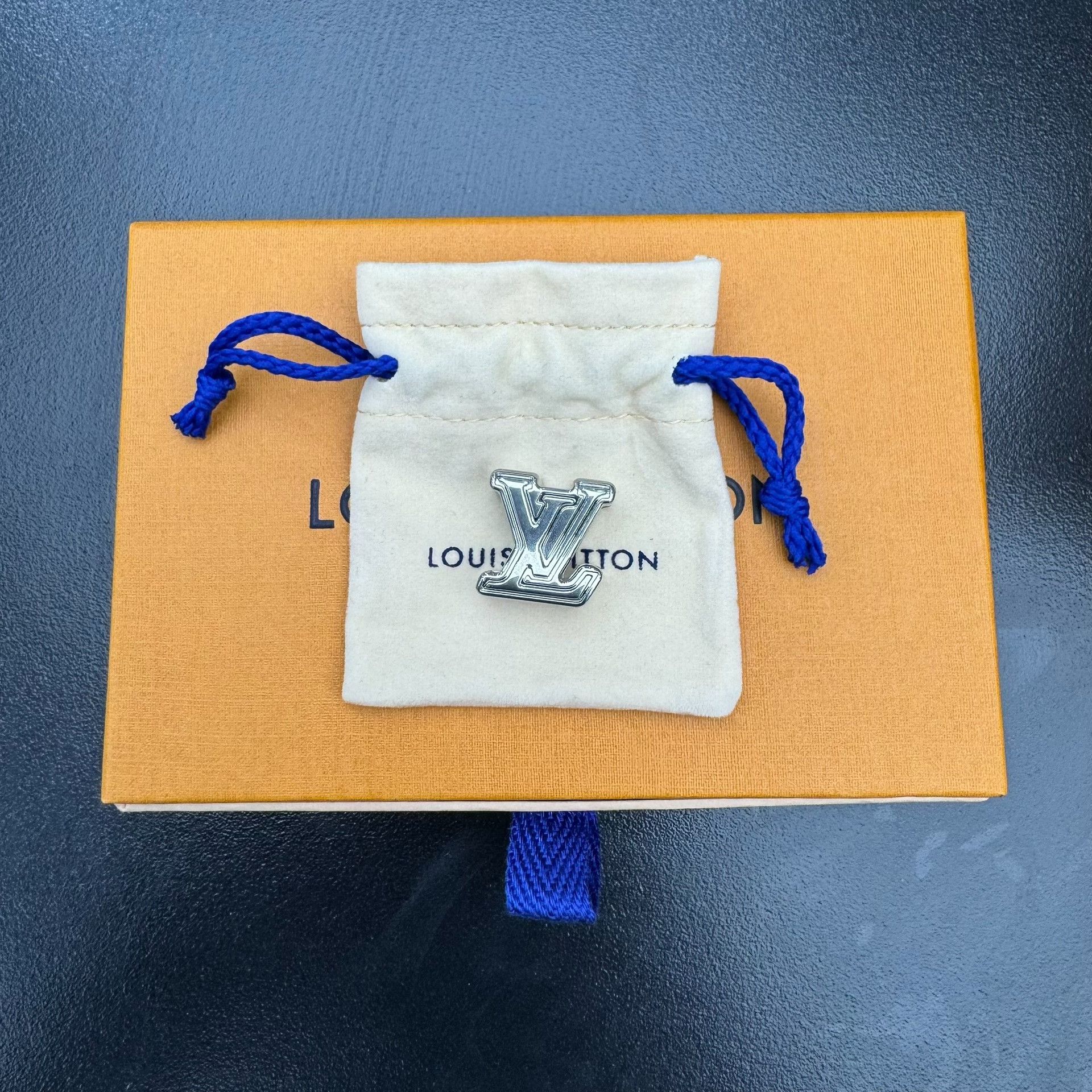 Louis Vuitton Louis Vuitton Shoe Buckles x2 Size ONE SIZE - 1 Preview