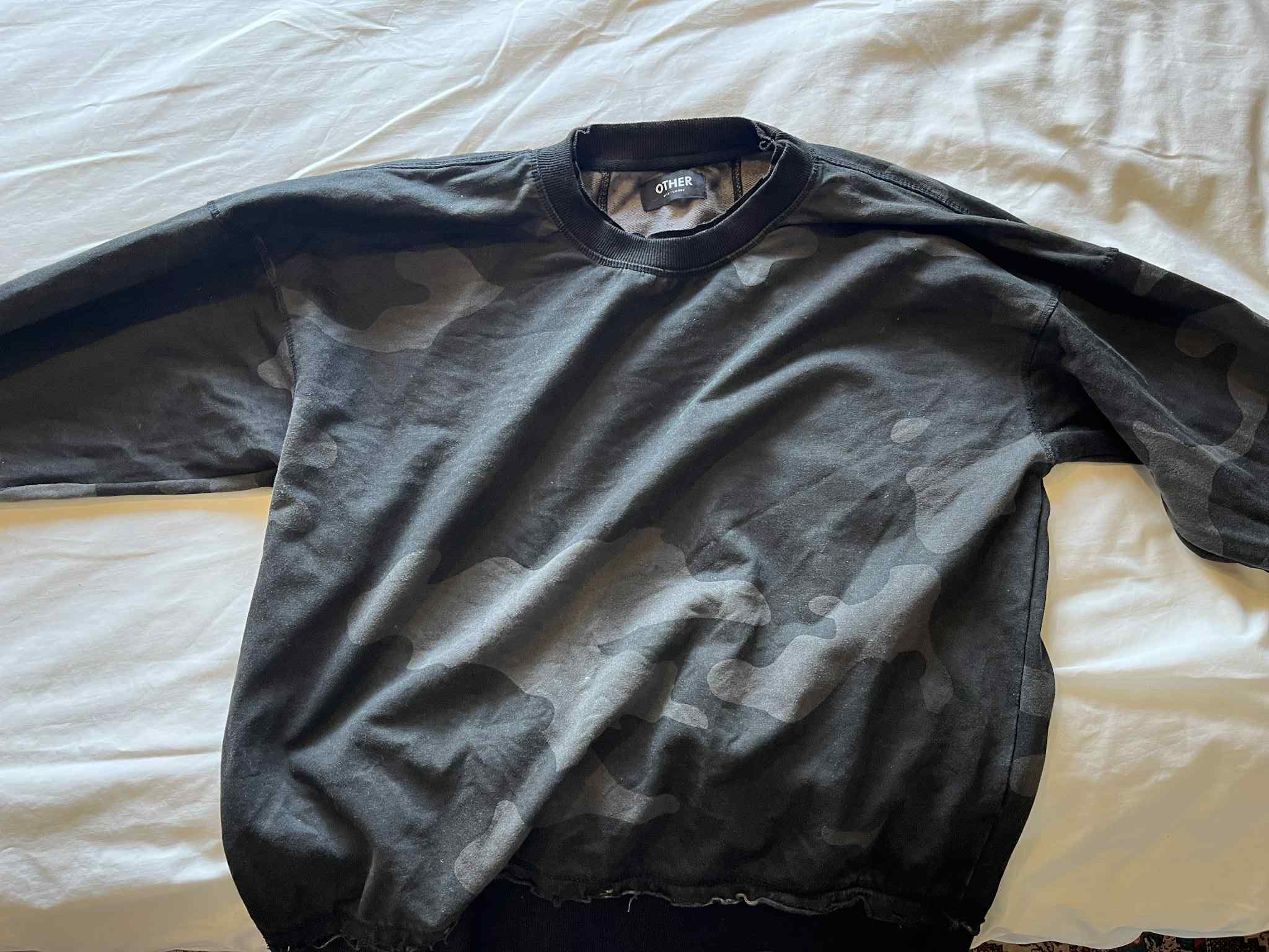 Other UK Other UK Camo Sweatshirt Size US L / EU 52-54 / 3 - 1 Thumbnail