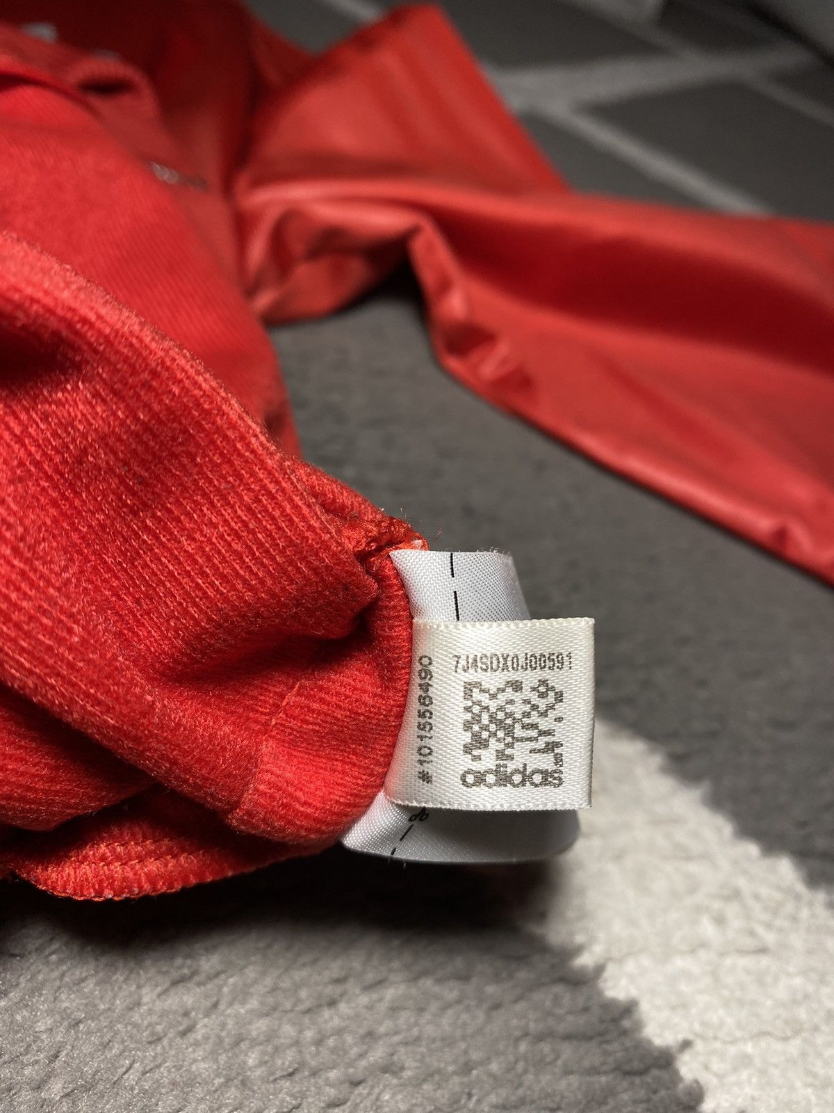 Adidas × Vintage Vintage 00’s Y2K Adidas Chile62 Waxed Shine Zip Sweatshirt Size US S / EU 44-46 / 1 - 14 Thumbnail