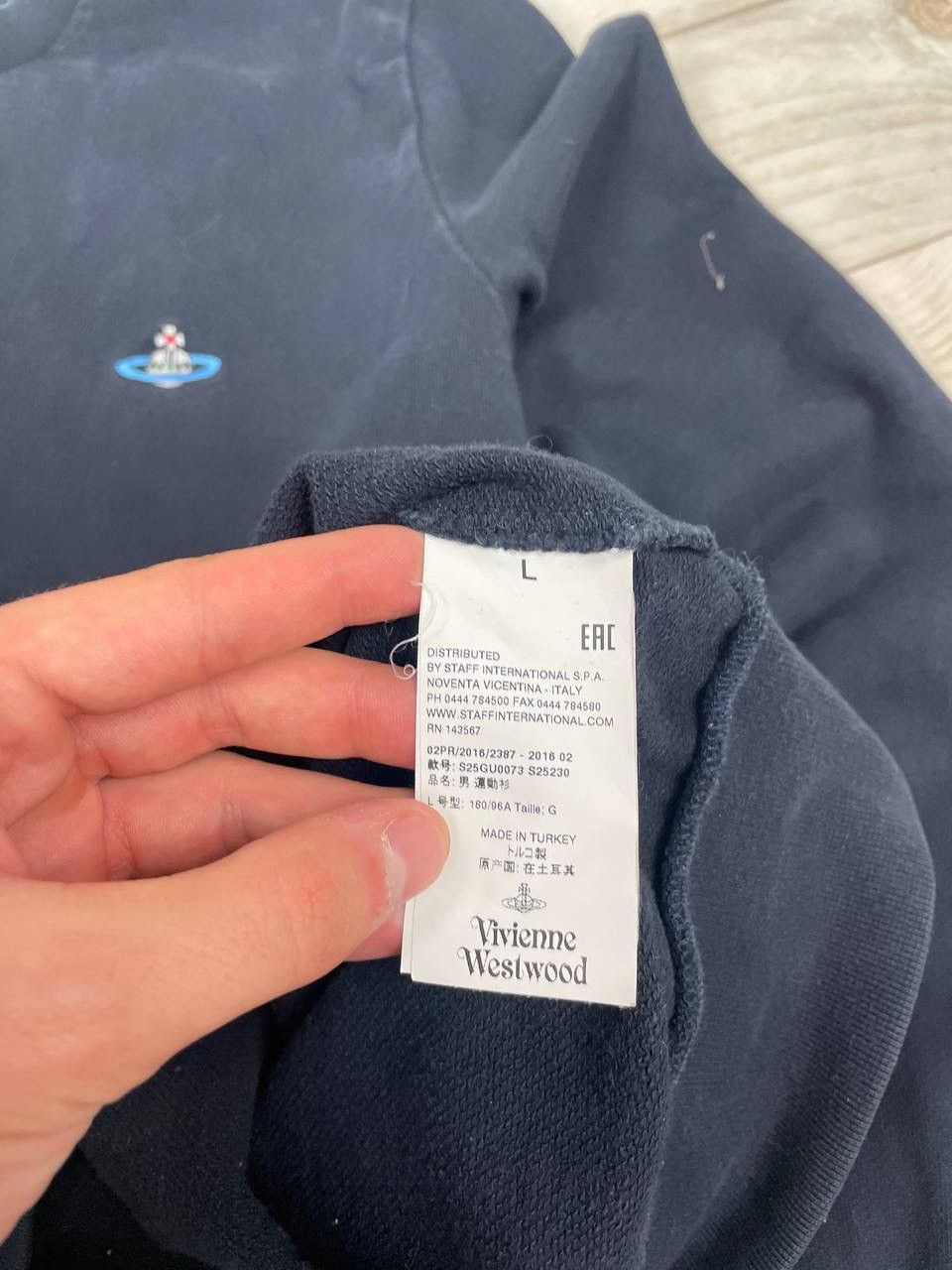 Vivienne Westwood Vintage Vivienne Westwood Sweatshirt Orb Logo Basic Pullover Size US L / EU 52-54 / 3 - 9 Thumbnail