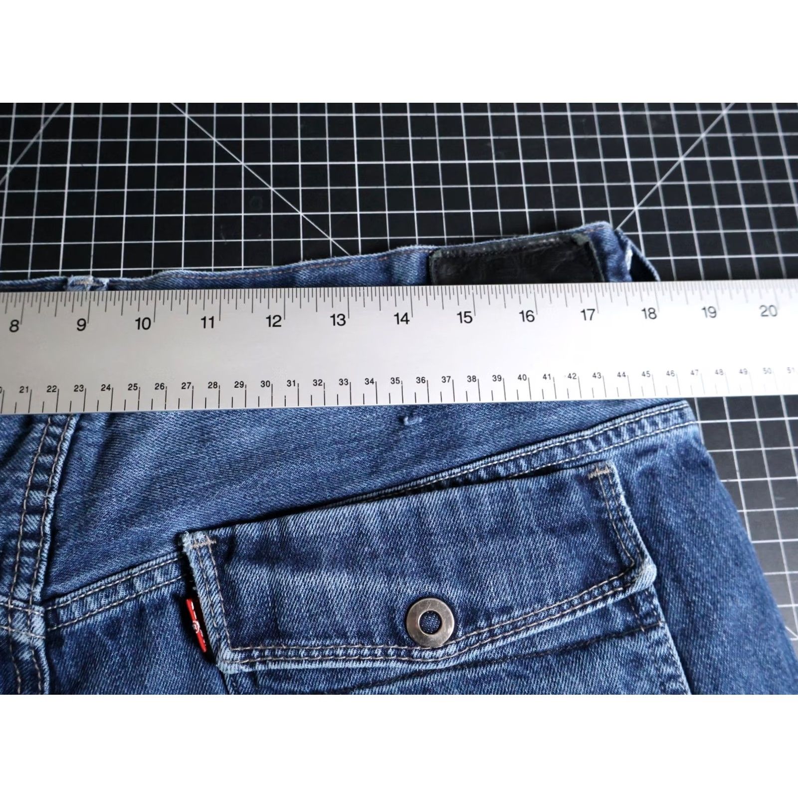 Levi's Levi's 569 Jeans Men 36 x 29 Blue Denim 5-Pocket Straight Relaxed Zip Fly Flap Back Pockets Vintage No Size US 36 / EU 52 - 6 Thumbnail