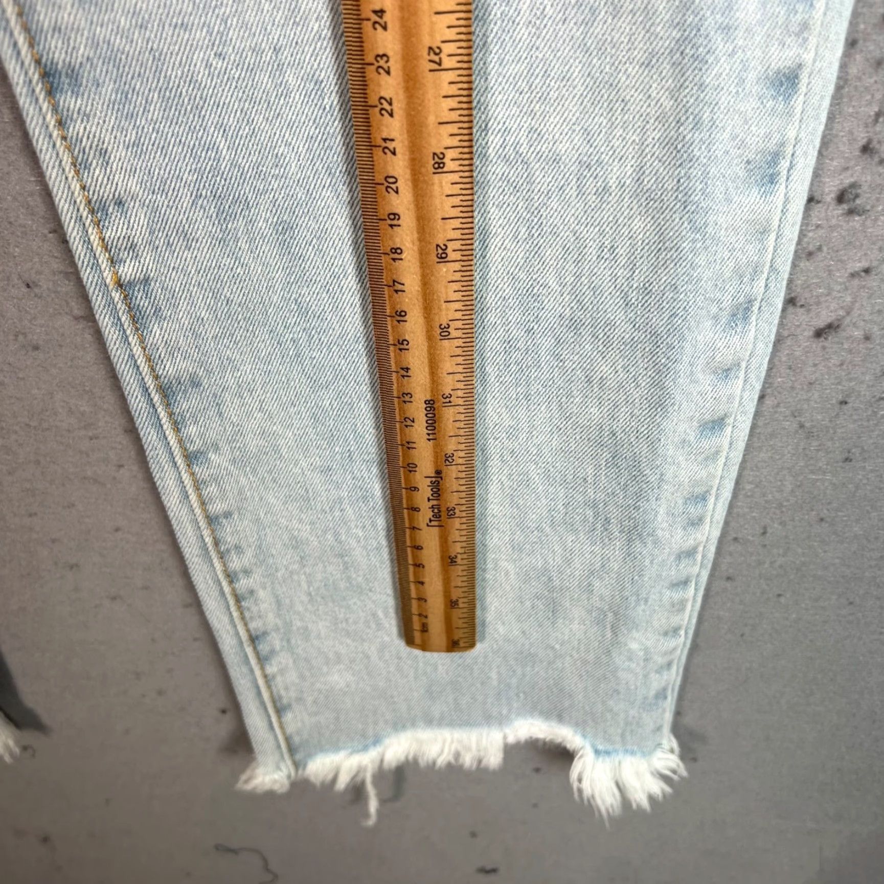 superdown Superdown Jeans Adult Womens 26 Light Wash High-Waisted Distressed Hem Blue Denim Size 26" / US 2 / IT 38 - 6 Thumbnail