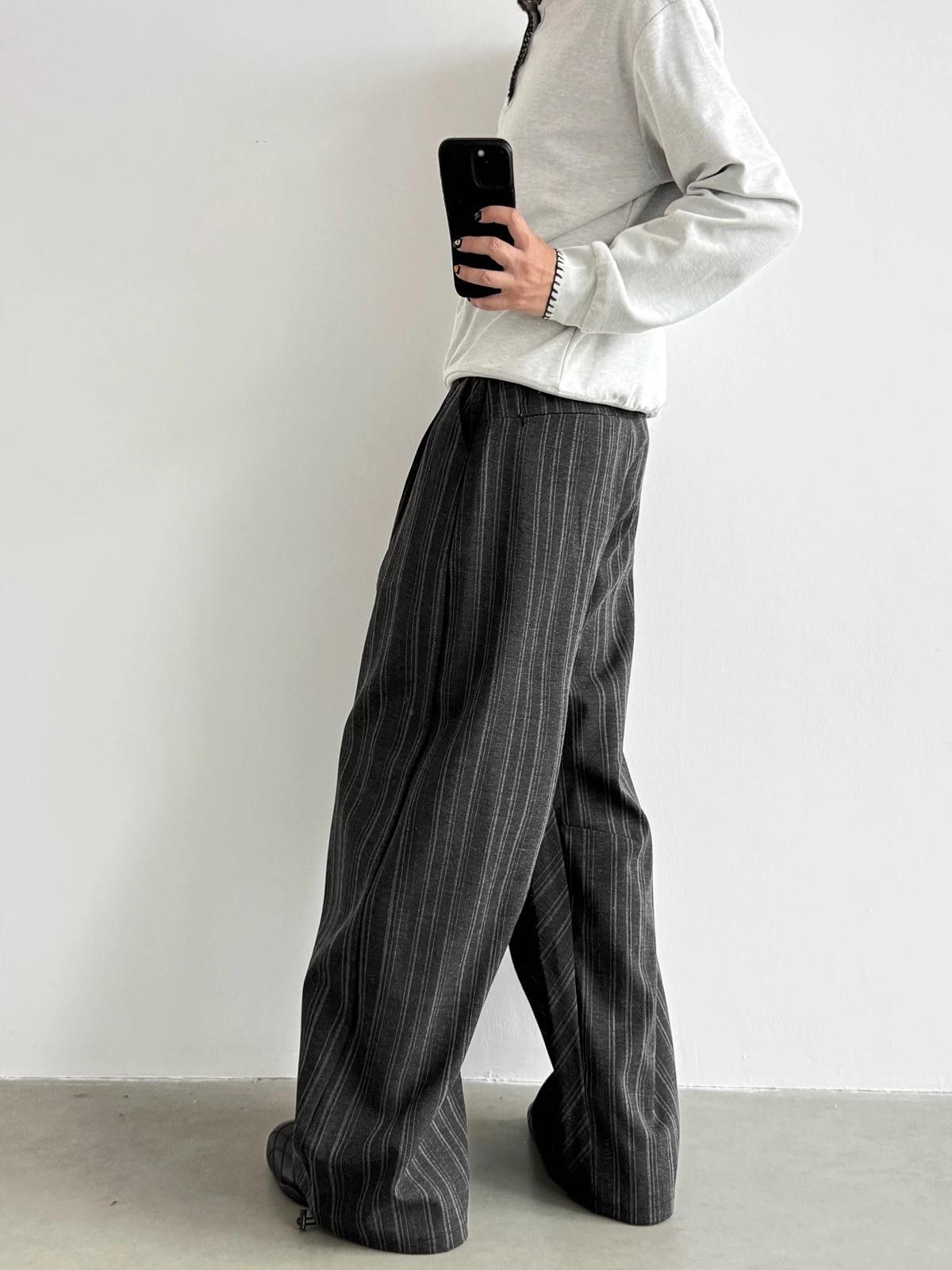 Vintage Black Pinstripe Wide Leg Pants, Loose Fit Trousers Size US 28 / EU 44 - 5 Thumbnail