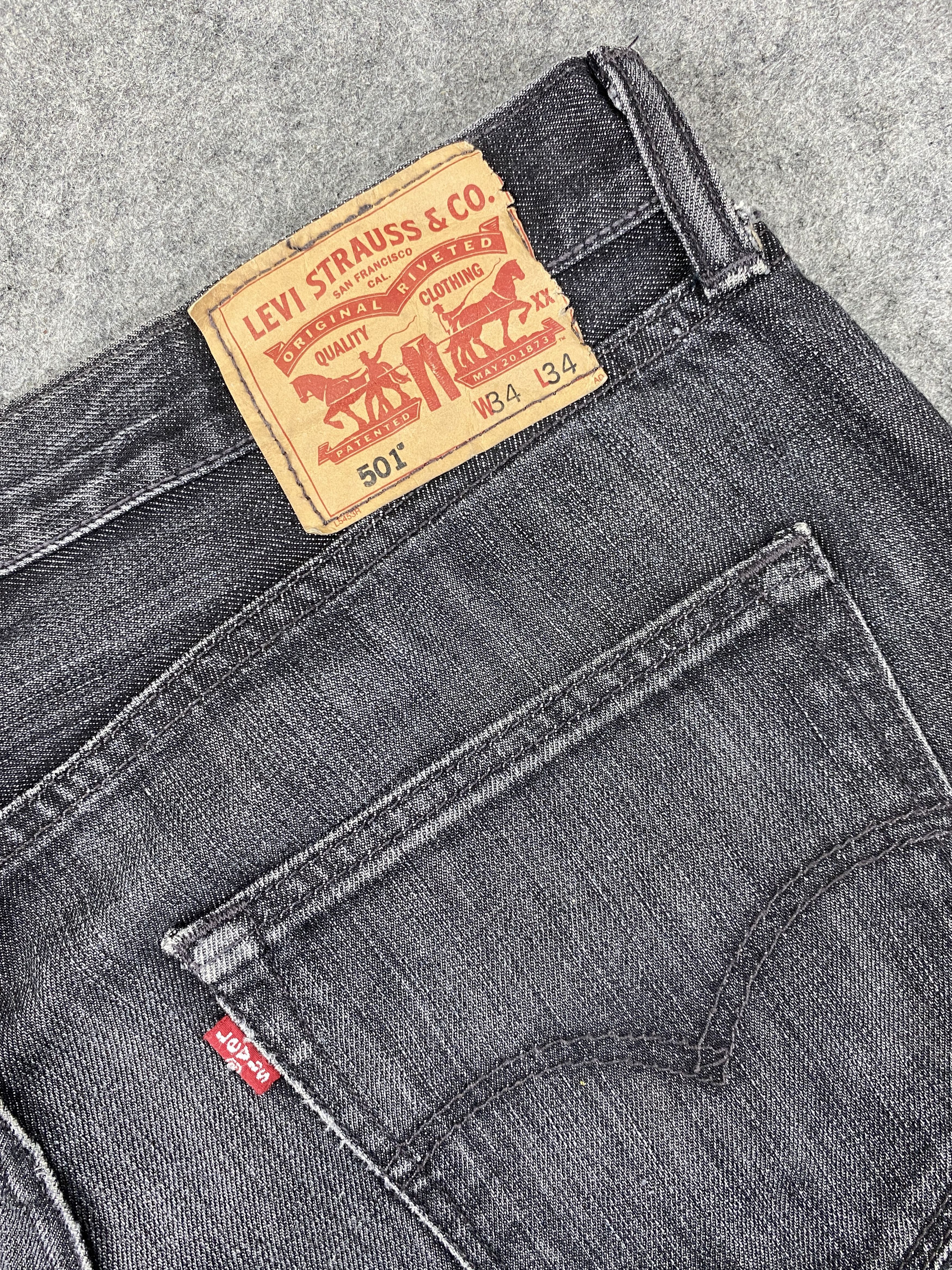 Levi's Distressed Black Vintage Levi's 501 35x34 Denim -JN2439 Size US 35 - 11 Thumbnail