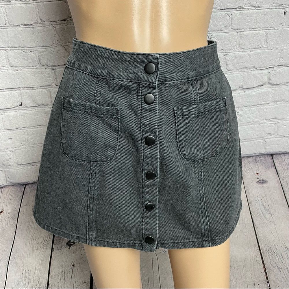 Brandy Melville Brandy Melville Faded Black A-line Denim Mini Skirt Size 25 Size 25" / US 0 / IT 36 - 1 Thumbnail