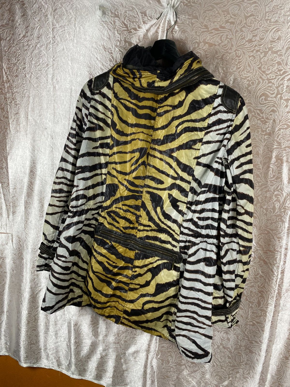 Japanese Brand Vintage La Moda Goji Tiger Print Jacket Y2K Animal Pattern Size L / US 10 / IT 46 - 10 Thumbnail