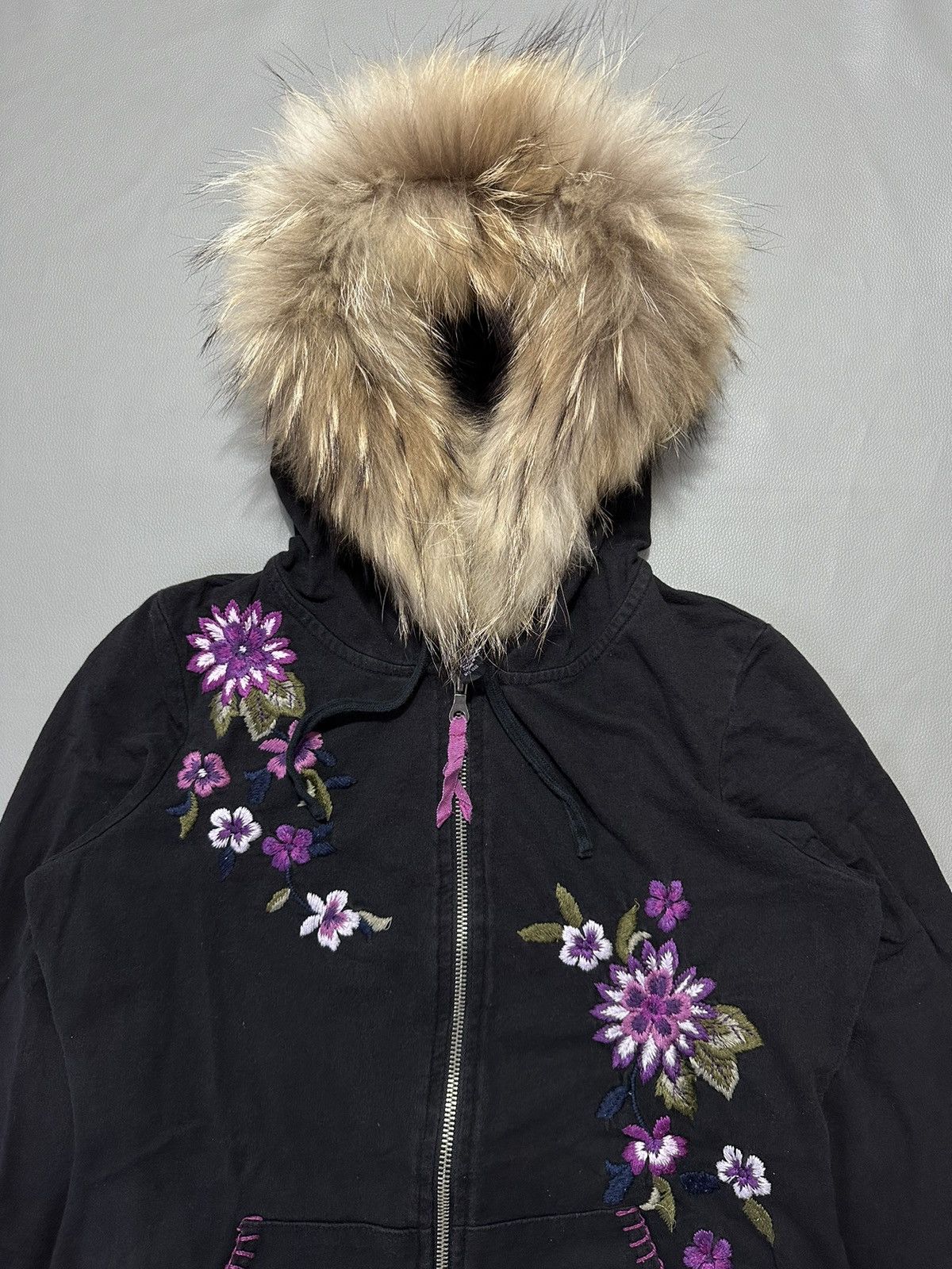 20471120 × Japanese Brand INTERNATIONAL CONCEPT EMBROIDERY FLOWER FUR ZIP BLACK HOODIE Size US S / EU 44-46 / 1 - 3 Thumbnail